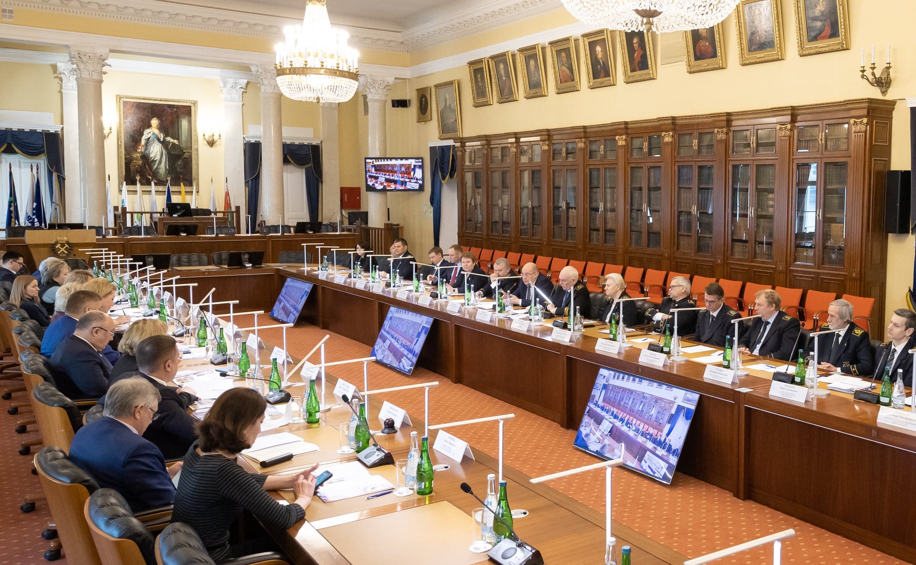 В Санкт-Петербургском Горном университете состоялось выездное заседание Комитета Совета Федерации по науке, образованию и культуре