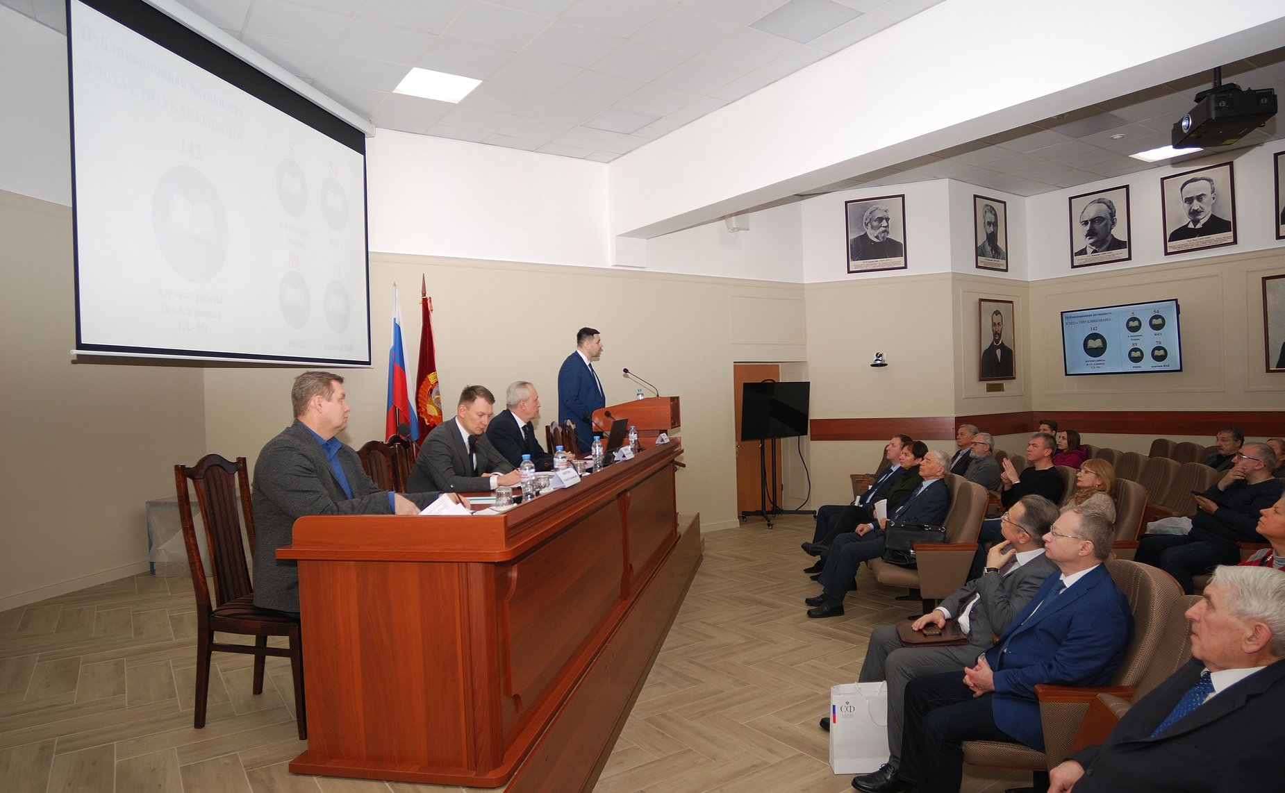 Председатель Комитета СФ по аграрно-продовольственной политике и природопользованию Александр Двойных посетил Федеральный научный центр — Всероссийский НИИ экспериментальной ветеринарии имени К.И. Скрябина и Я.Р. Коваленко РАН