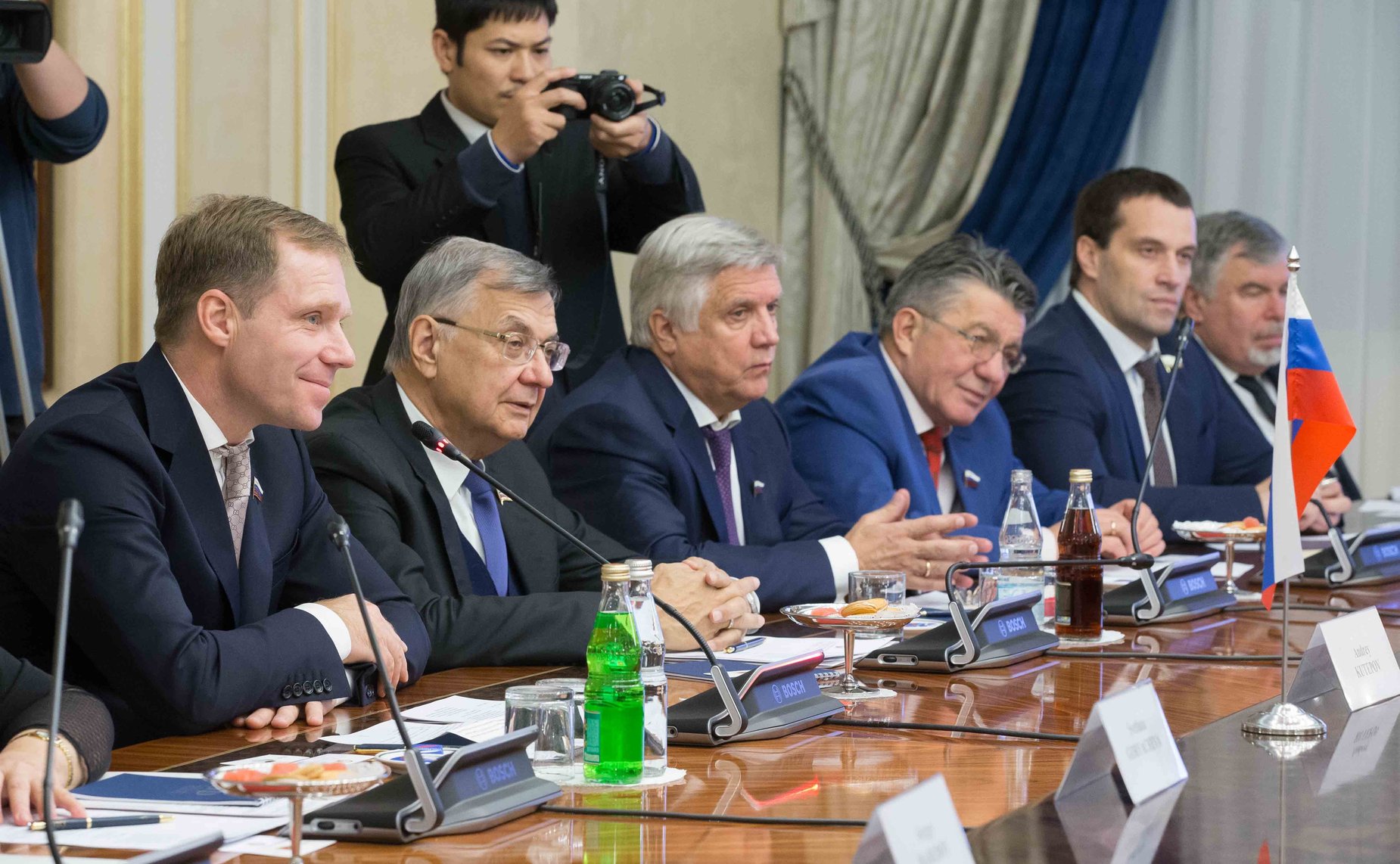 Встреча председателя Комитета СФ по Регламенту и организации парламентской деятельности Андрея Кутепова с членом Политбюро ЦК Коммунистической партии Вьетнама Нгуен Тхань Хай