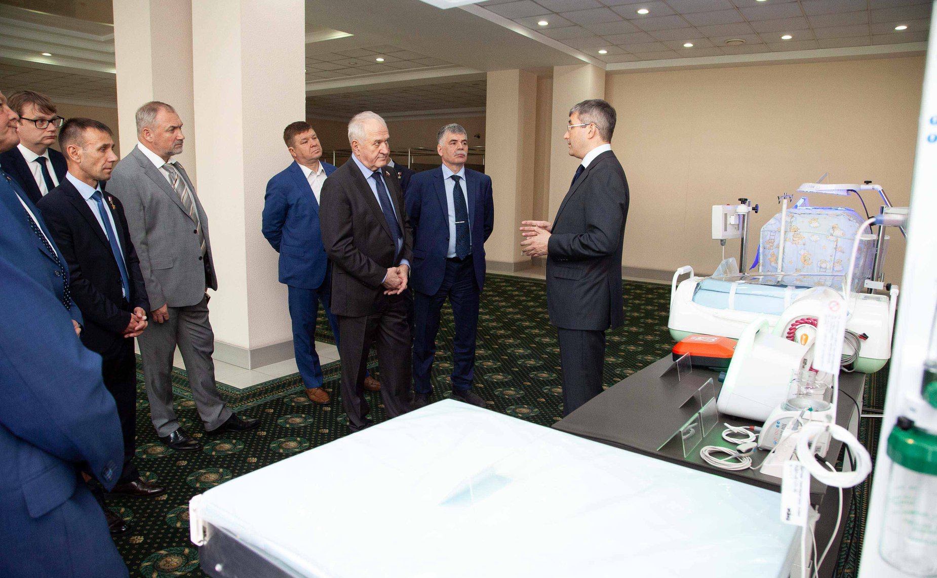 В рамках выездного заседания Комитета СФ по обороне и безопасности сенаторы посетили ряд социально значимых предприятий Свердловской области