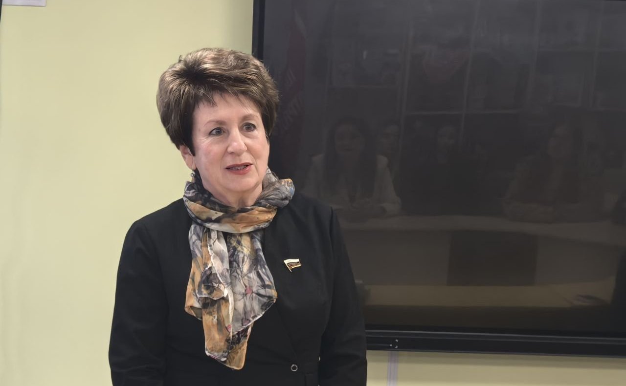 В День добровольца Екатерина Алтабаева посетила севастопольскую школу № 60 имени Героя Советского Союза В.С. Пилипенко