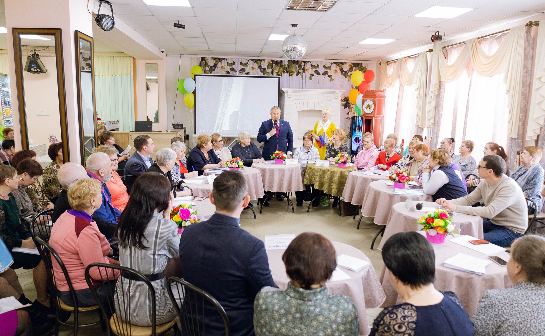 Денис Гусев принял участие в форуме, посвященном 95-летию Ненецкого автономного округа. Мероприятие прошло в муниципальном образовании Заполярного района «Тельвисочный сельсовет»