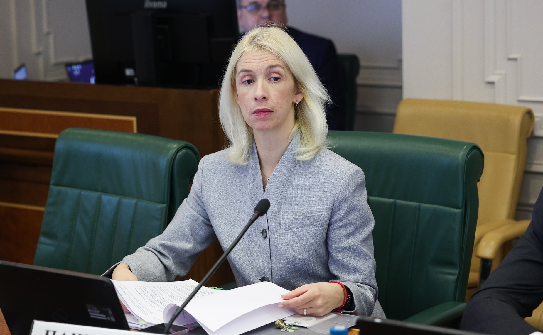 Совещание Комитета СФ по экономической политике «О совершенствовании порядка взаимодействия участников перевозок железнодорожным транспортом и повышении эффективности государственного регулирования в области железнодорожного транспорта»