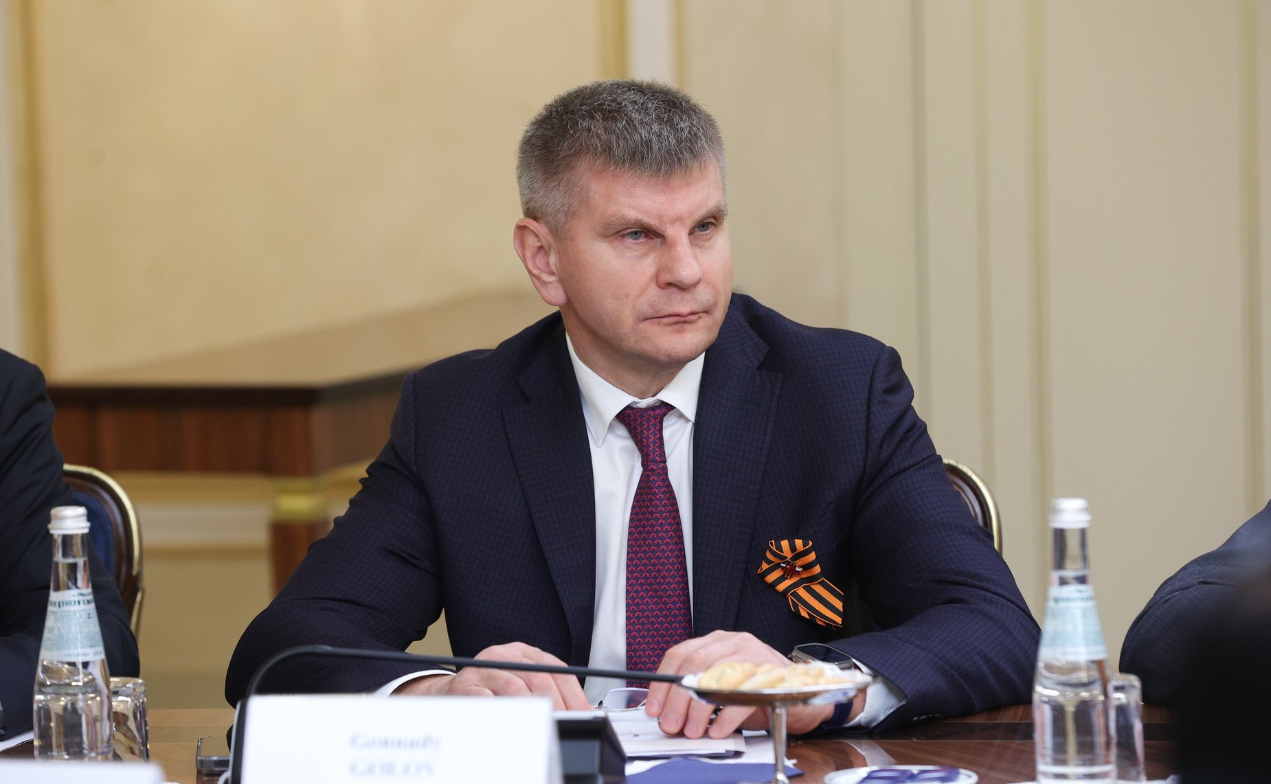 Геннадий Голов