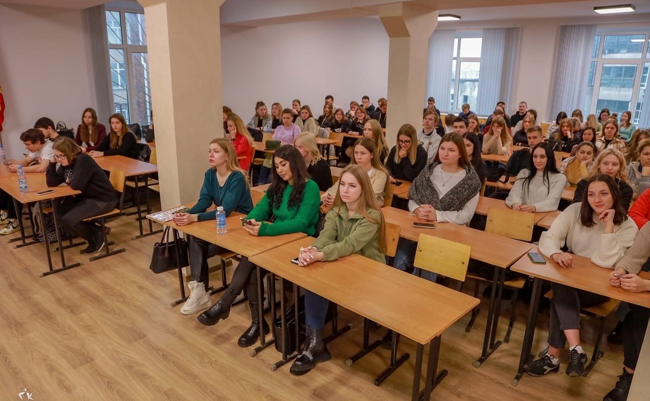 Ирина Кожанова встретилась со студентами Смоленского филиала Международного юридического института