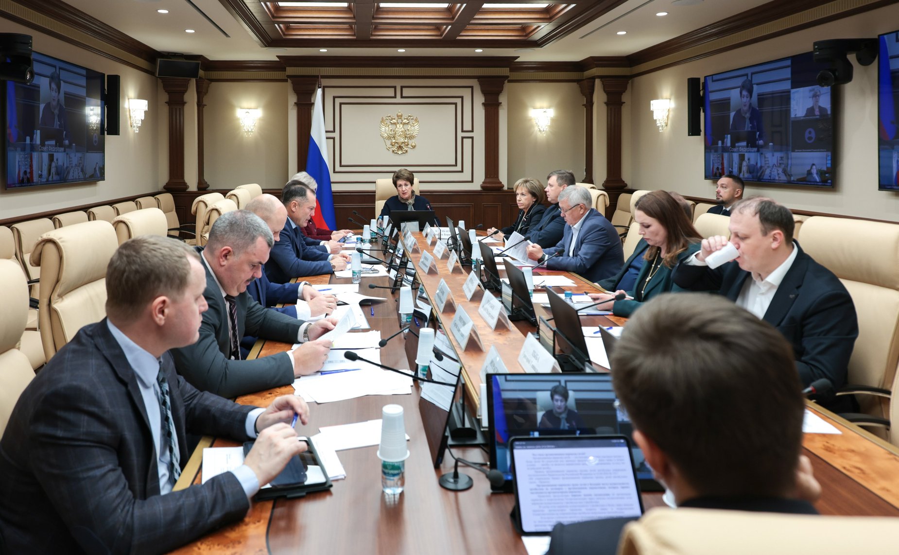 Совещание Комитета СФ по науке, образованию и культуре совместно с Комитетом СФ по экономической политике «Об организации в субъектах Российской Федерации перевозок детей школьными автобусами»