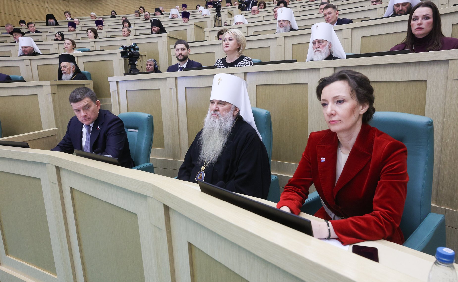 Пленарное заседание XIV Рождественских парламентских встреч