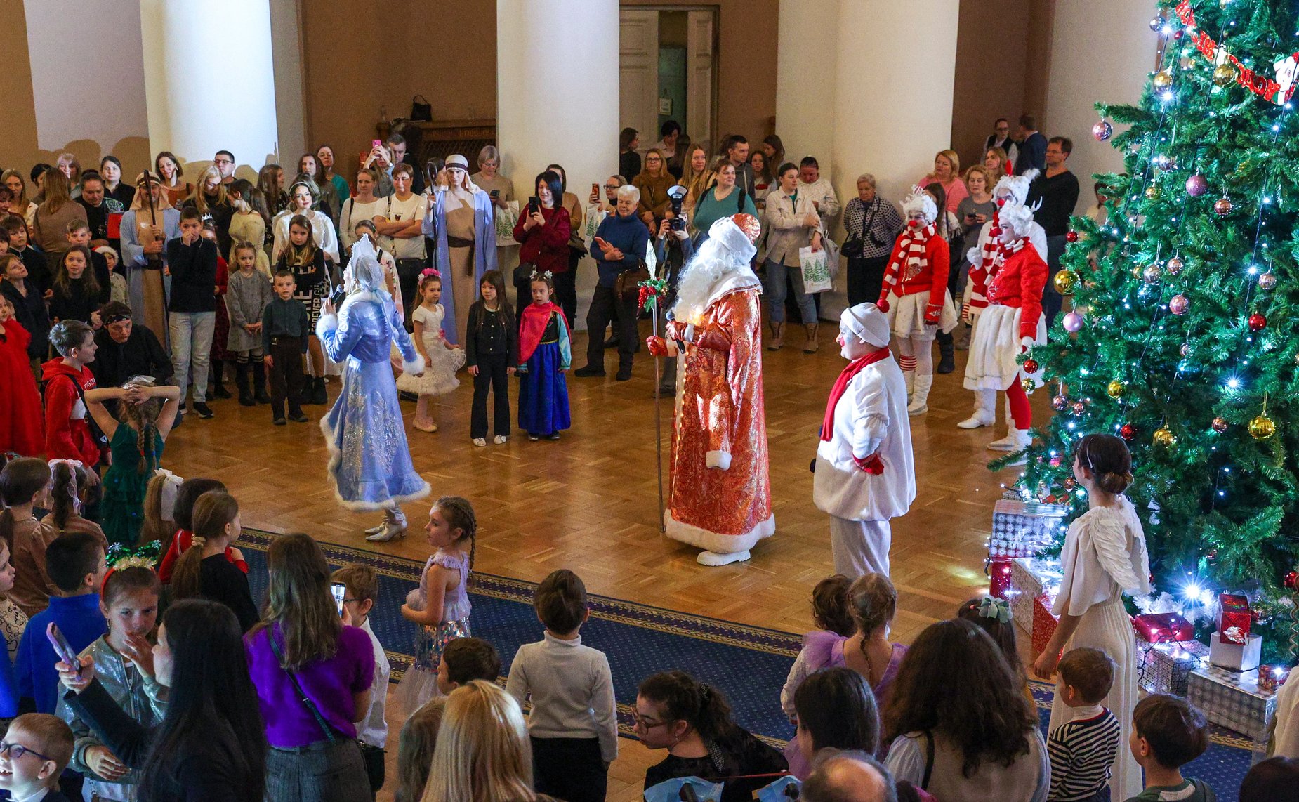 По инициативе Валентины Матвиенко в Таврическом дворце Санкт-Петербурга организована Рождественская елка для детей участников СВО