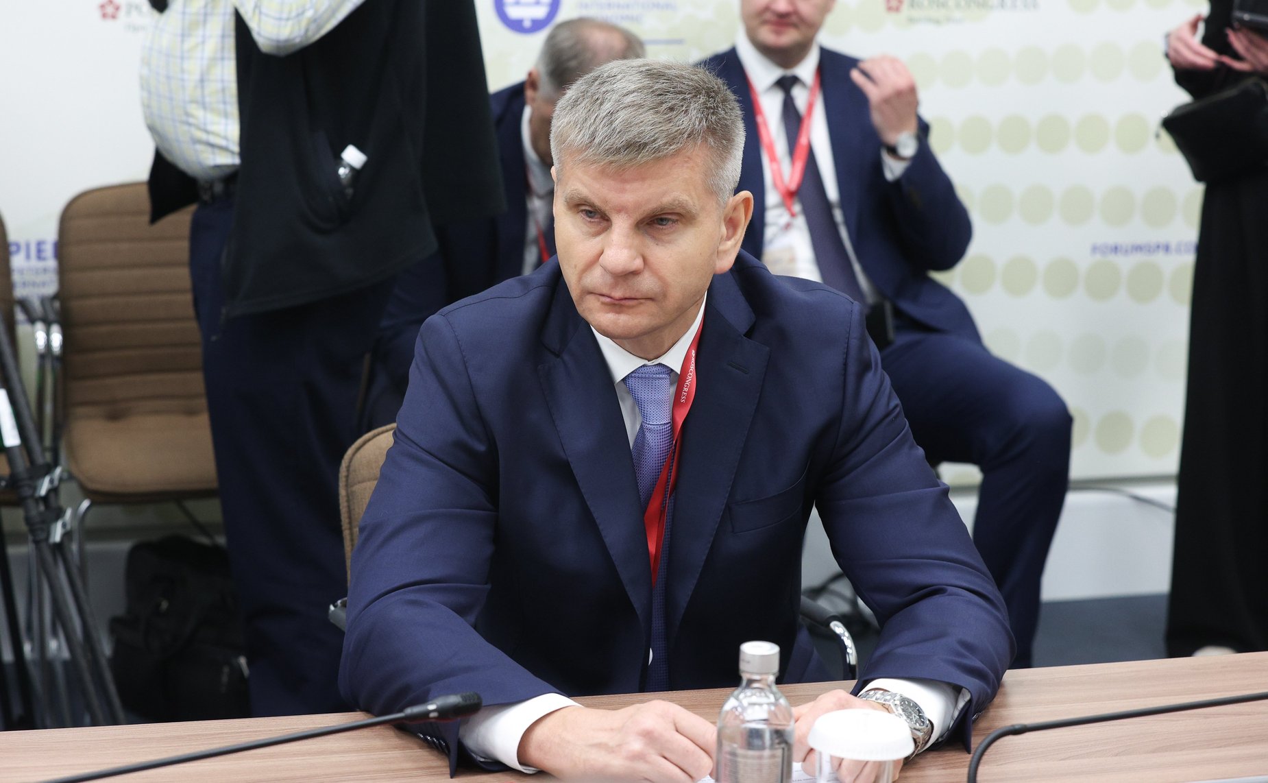 Геннадий Голов