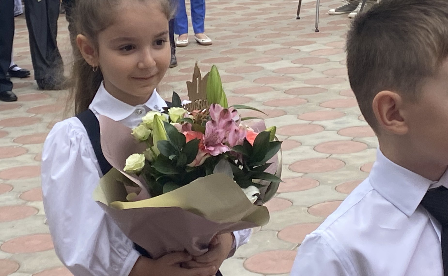 Олег Алексеев посетил ряд образовательных учреждений региона и поздравил учеников и педагогов с Днем знаний