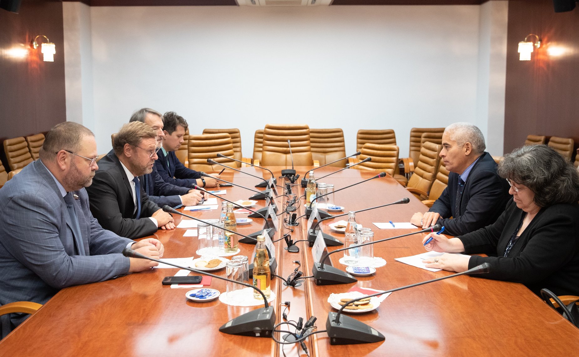 Встреча председателя Комитета СФ по международным делам Константина Косачева с Чрезвычайным и Полномочным Послом Республики Куба Херардо Пеньяльвером Порталем