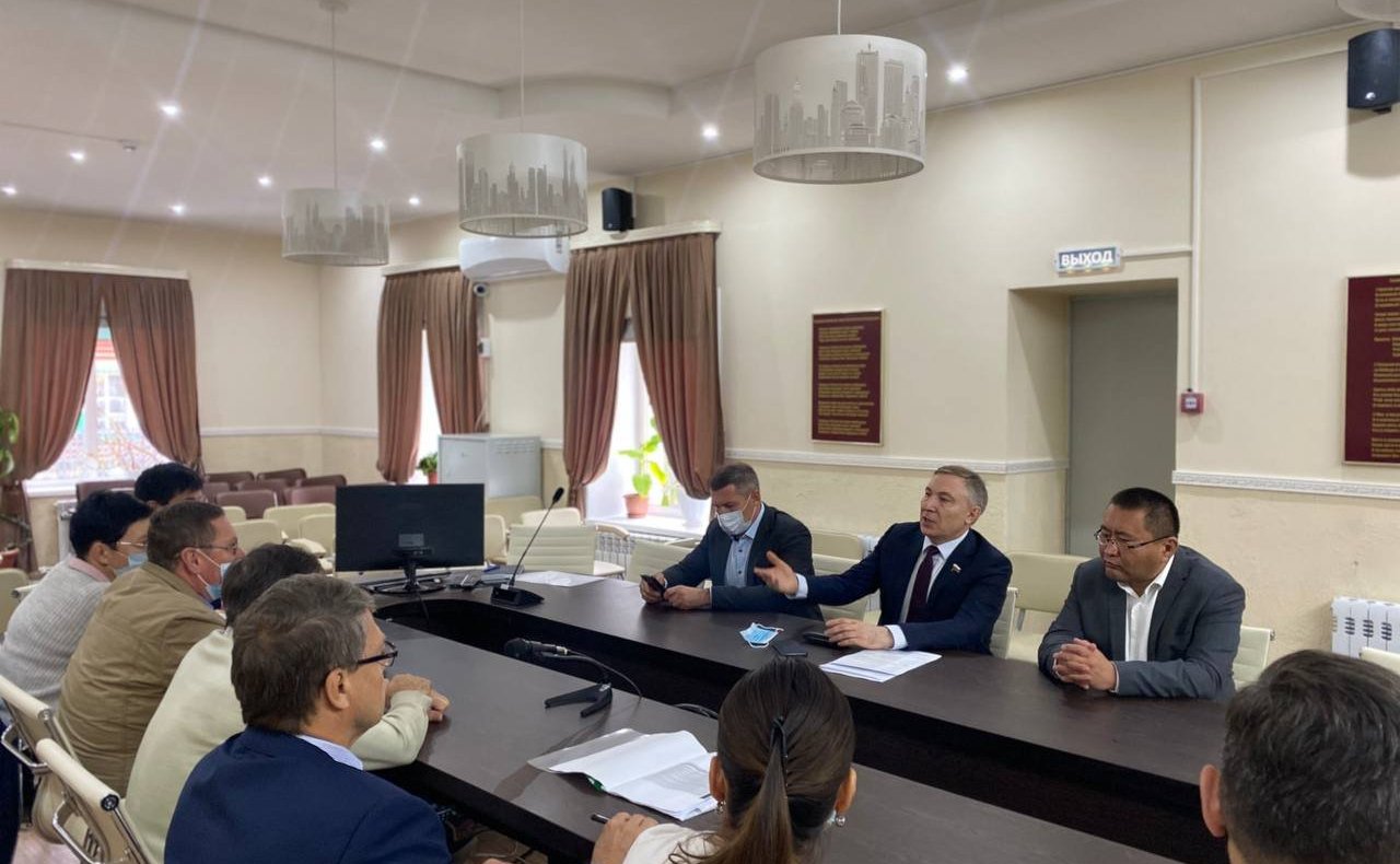 Александр Варфоломеев посетил социальные объекты в селах Республики Бурятия