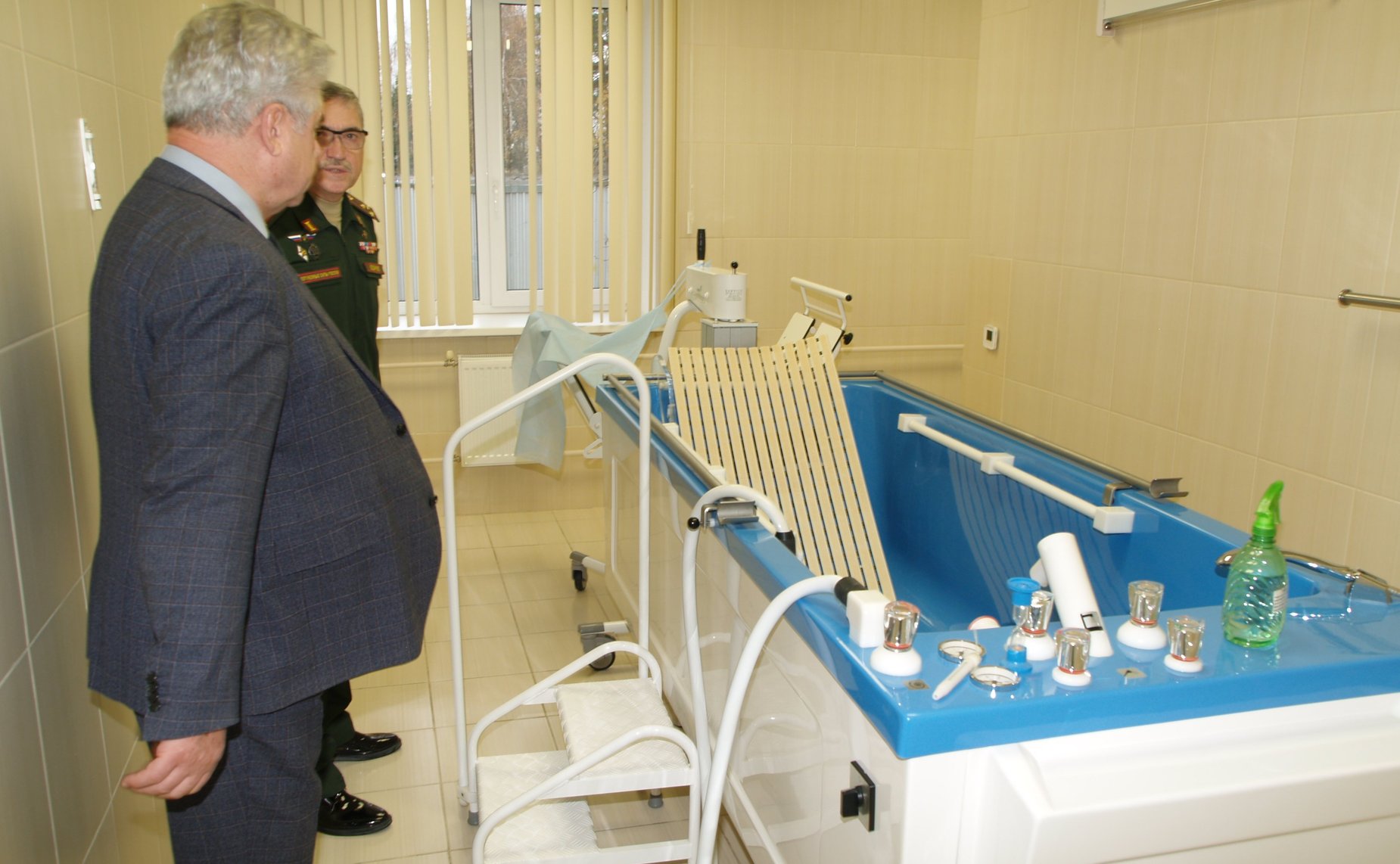 Председатель Комитета СФ по обороне и безопасности Виктор Бондарев посетил Лечебно-реабилитационный центр Центрального военно-клинического госпиталя им. А.А. Вишневского
