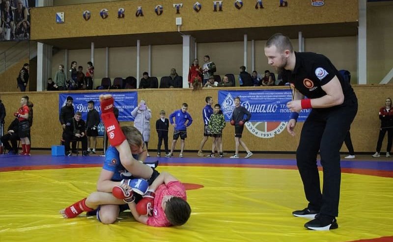 Сергей Колбин принял участие в церемонии торжественного открытия чемпионата и первенства Южного федерального округа по спортивной борьбе панкратион