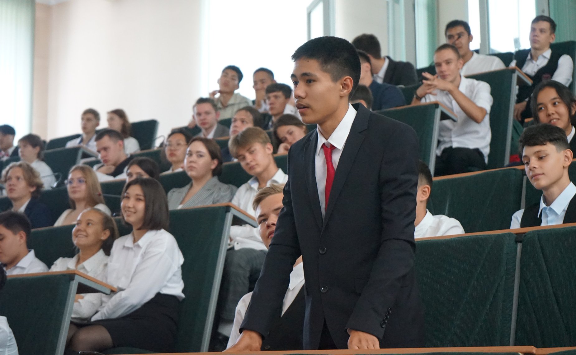 Владимир Полетаев встретился со школьниками Республики Алтай