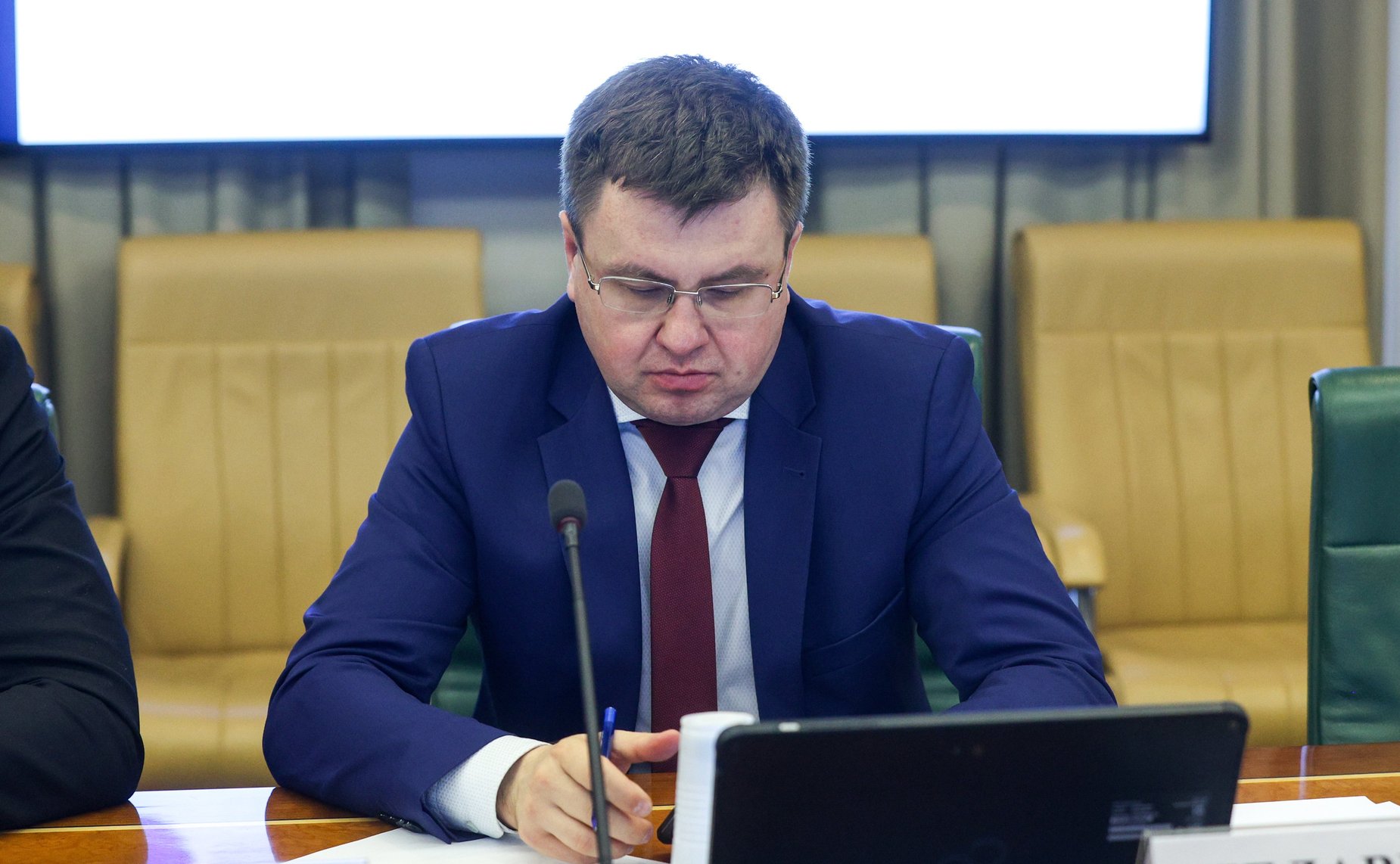 Круглый стол Комитета Совета Федерации по экономической политике «О перспективах обновления инфраструктуры и подвижного состава городского электрического транспорта в субъектах Российской Федерации»