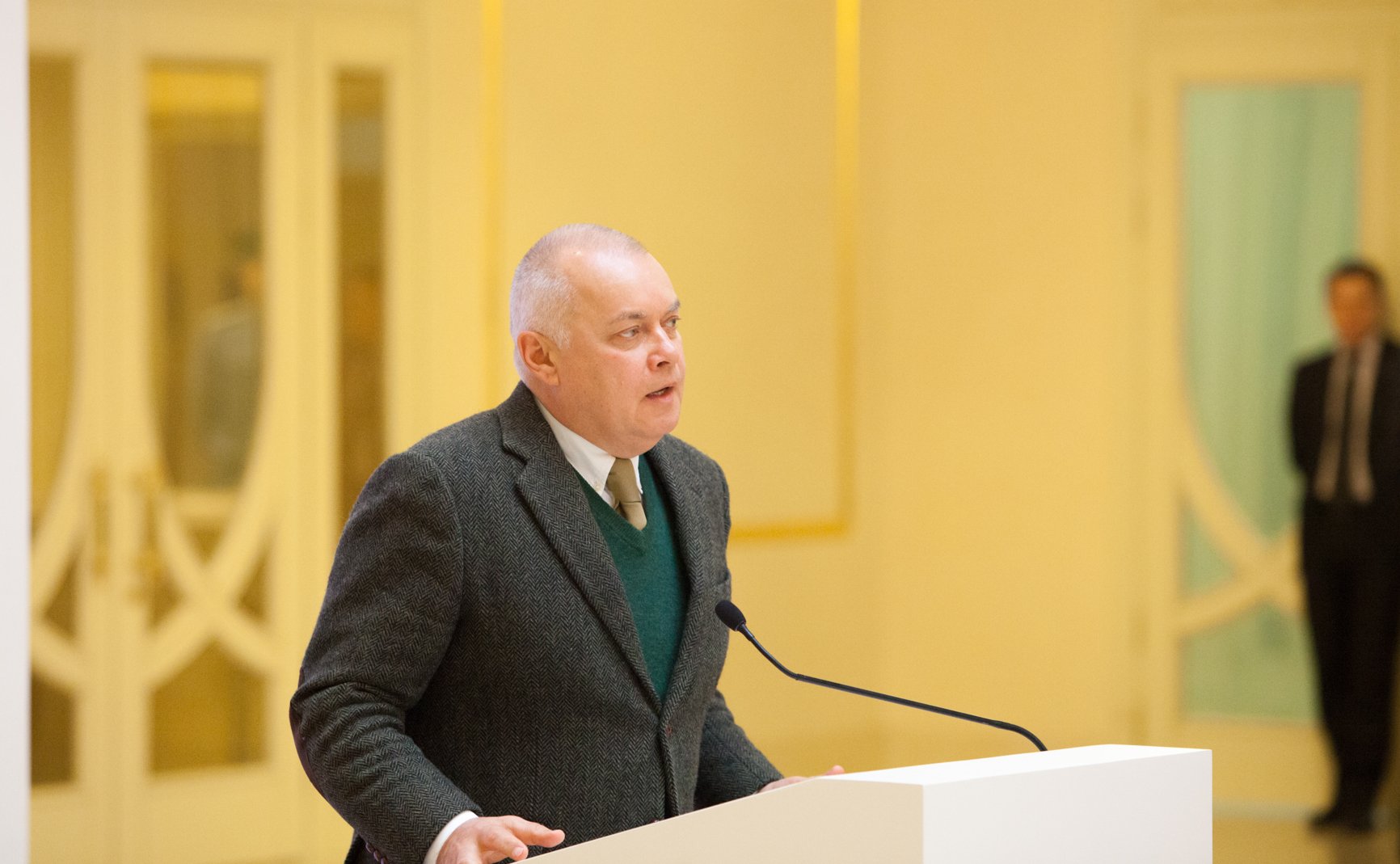 Церемония передачи наград родственникам погибших журналистов