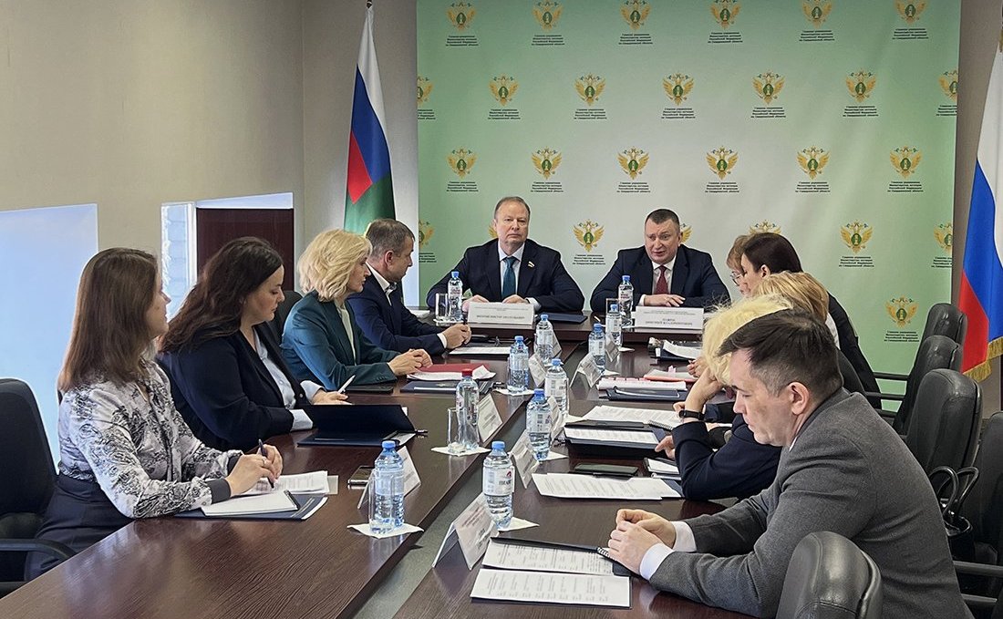 Виктор Шептий провел «круглый стол» на тему: «Актуальные вопросы обеспечения граждан Свердловской области нотариальными услугами»