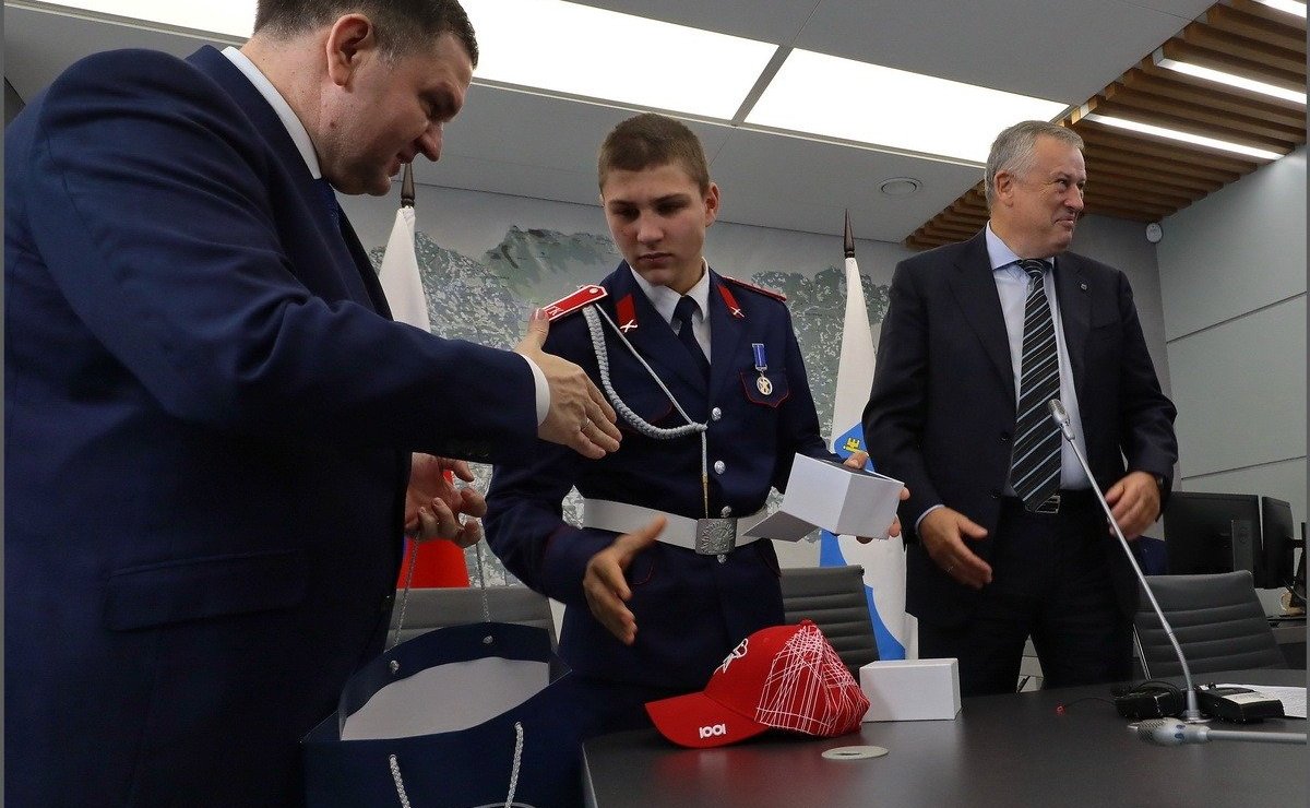 В канун празднования Дня народного единства четыре юных жителя Ленинградской области удостоены наград VIII ежегодной премии «Дети-герои» за проявленное личное мужество