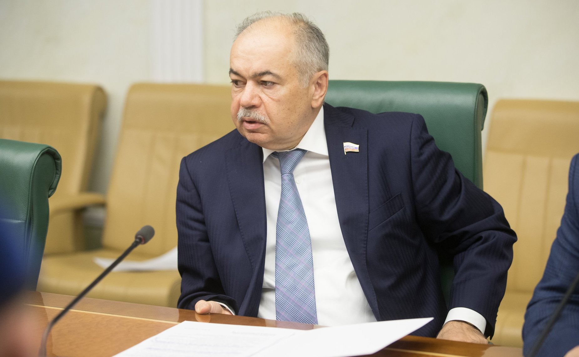 И. Умаханов