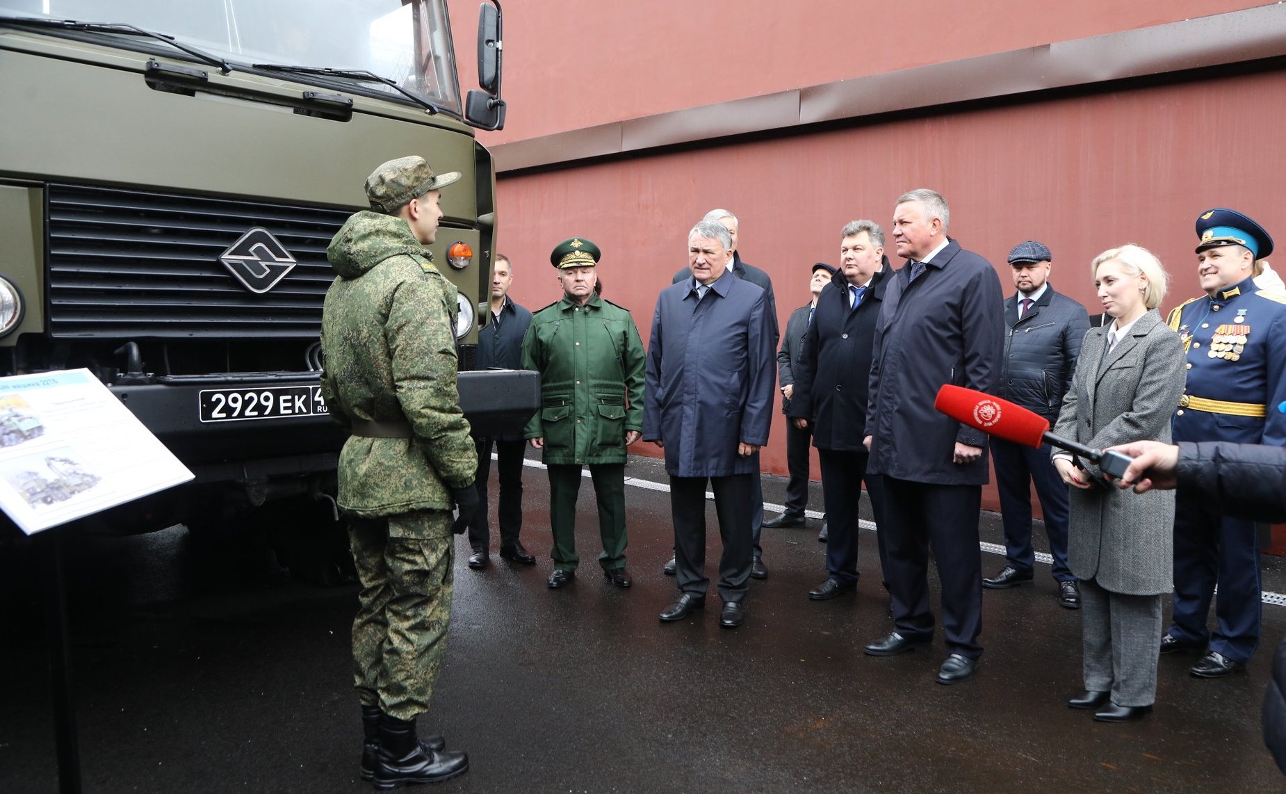 Заместитель Председателя СФ Юрий Воробьев и губернатором Вологодской области Олег Кувшинников приняли участие в торжественном открытии военного учебного центра