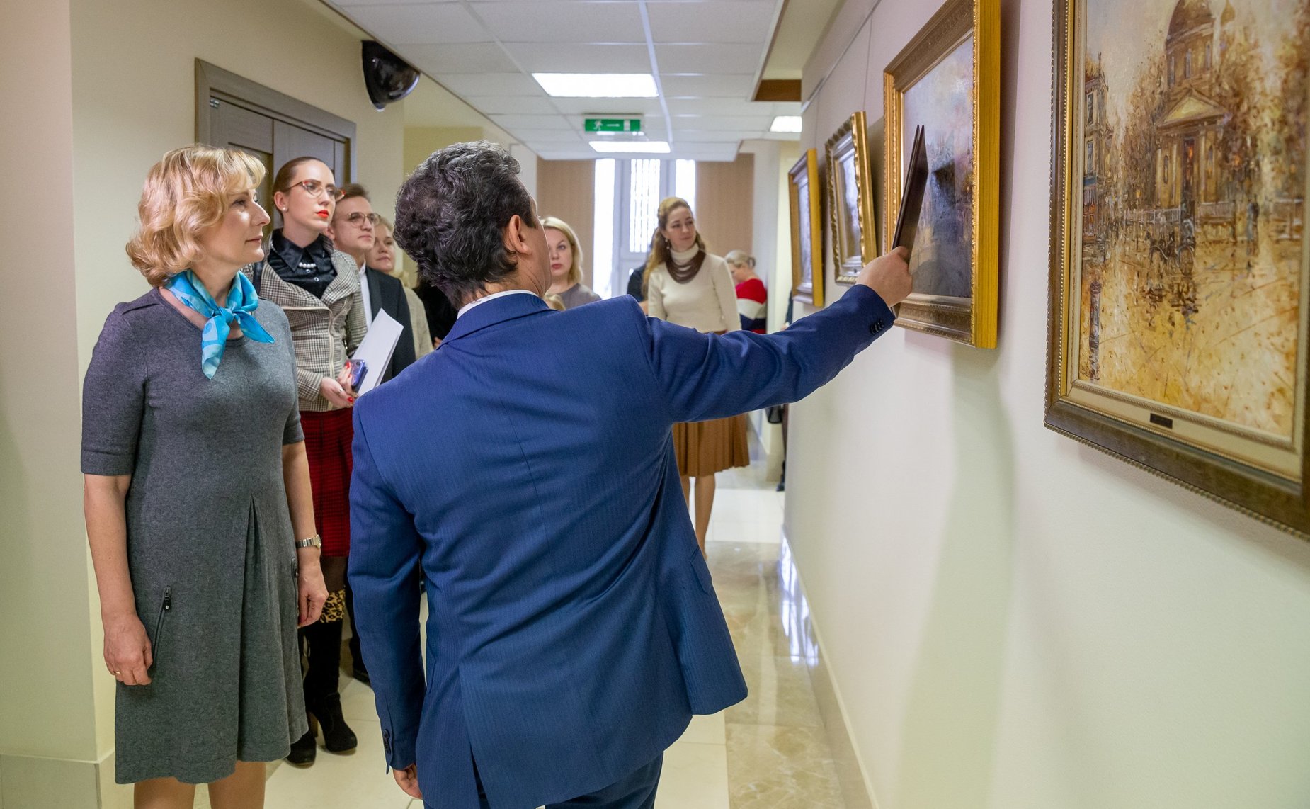 Открытие выставки художника Александра Фомина «Москва — сердце России» в Совете Федерации