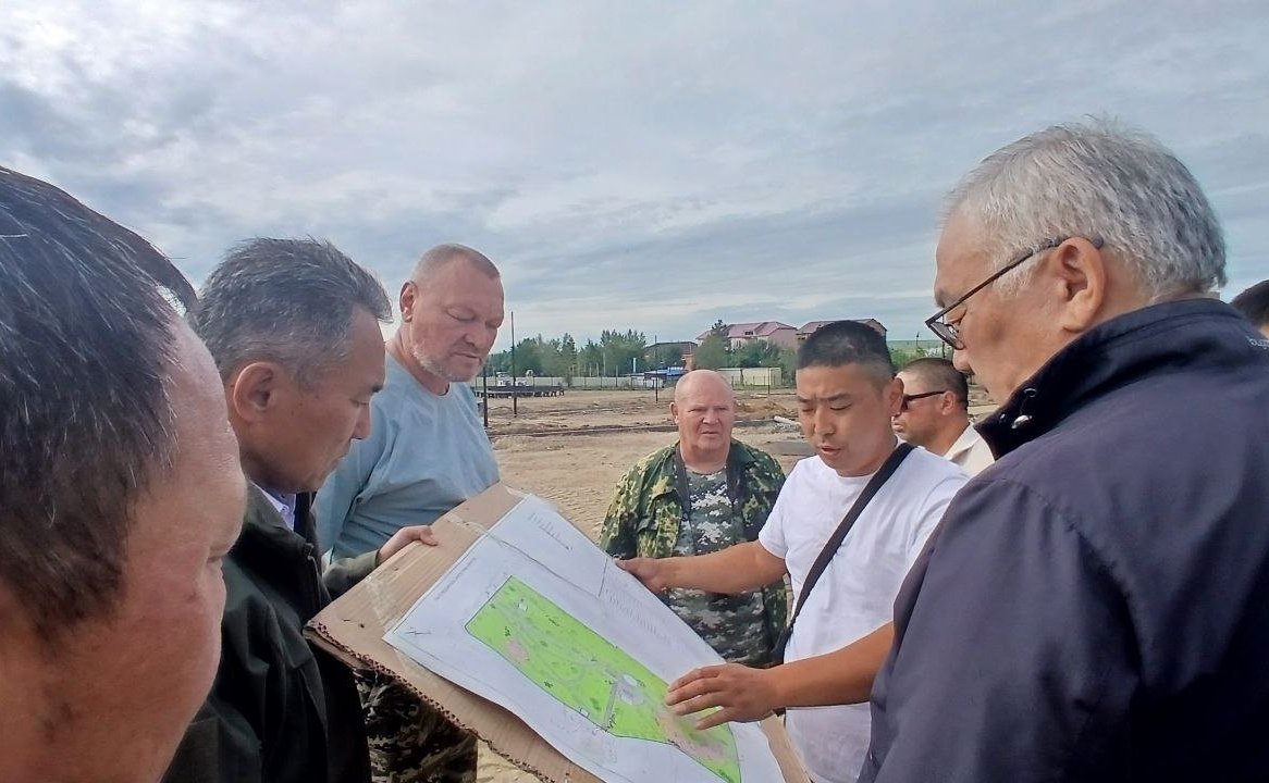 Баир Жамсуев проинспектировал ход строительства и реконструкции объектов инфраструктуры в Могойтуйском районе