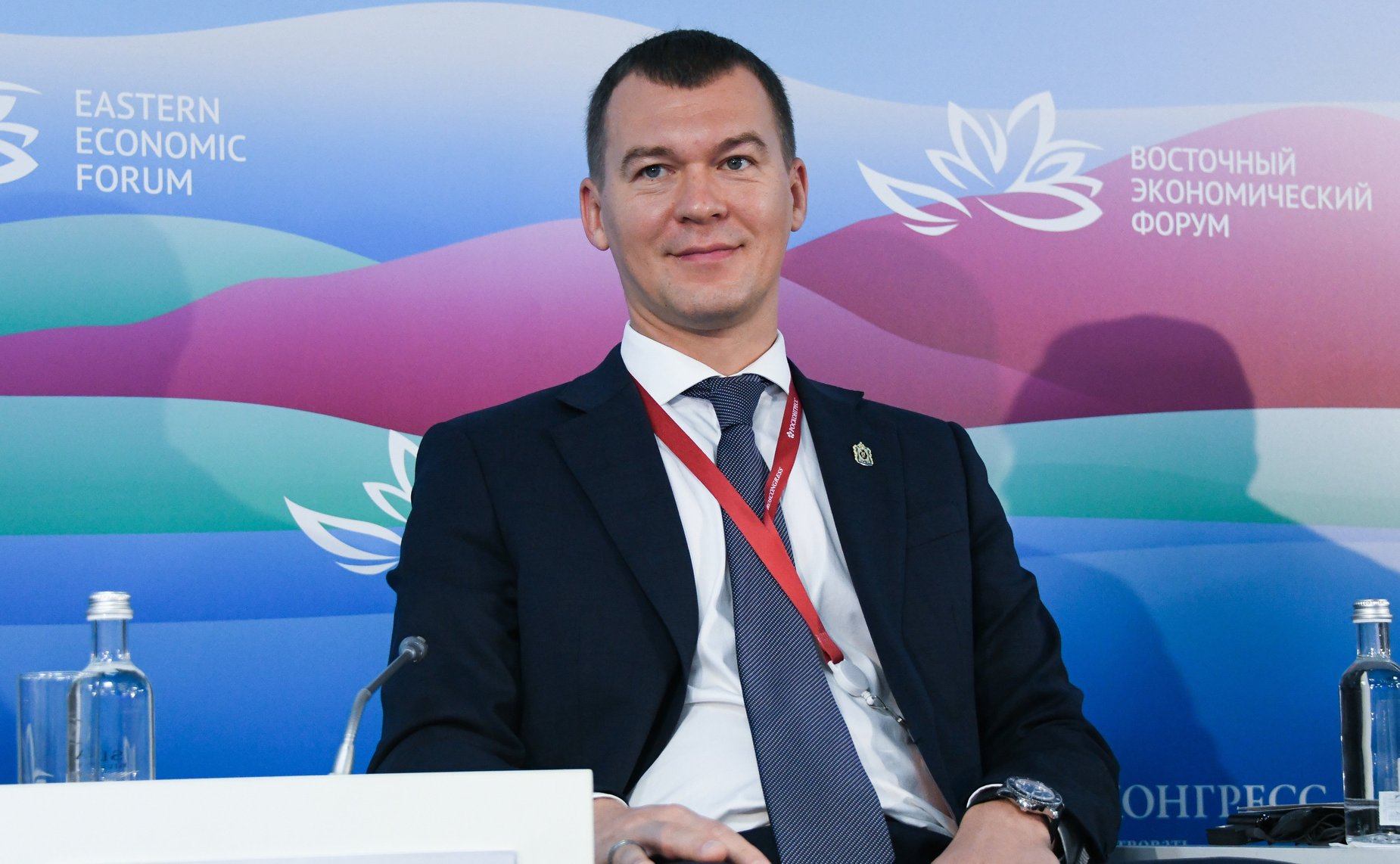 Заседание сессии VII Восточного экономического форума на тему «Будущее отраслей: что купить, а что произвести? Судостроение»
