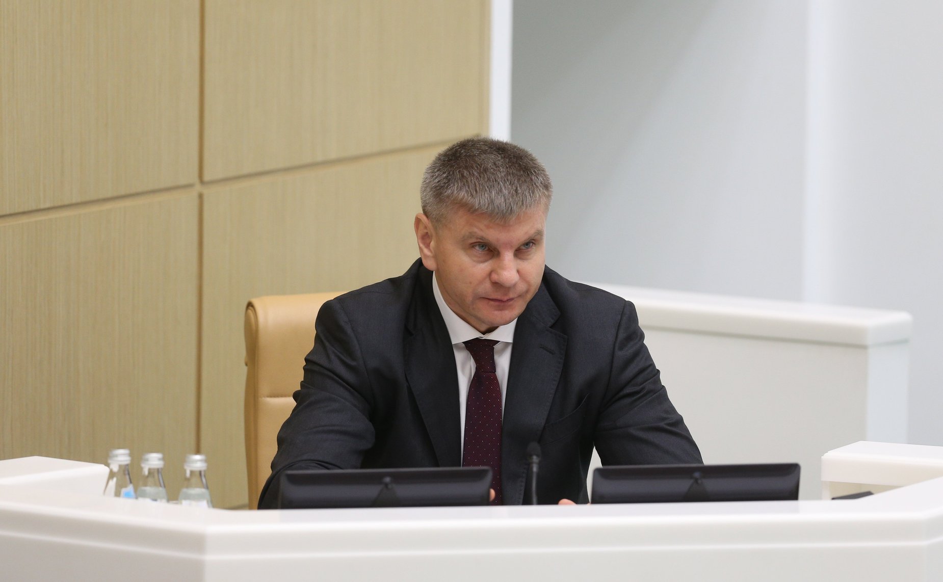 Геннадий Голов