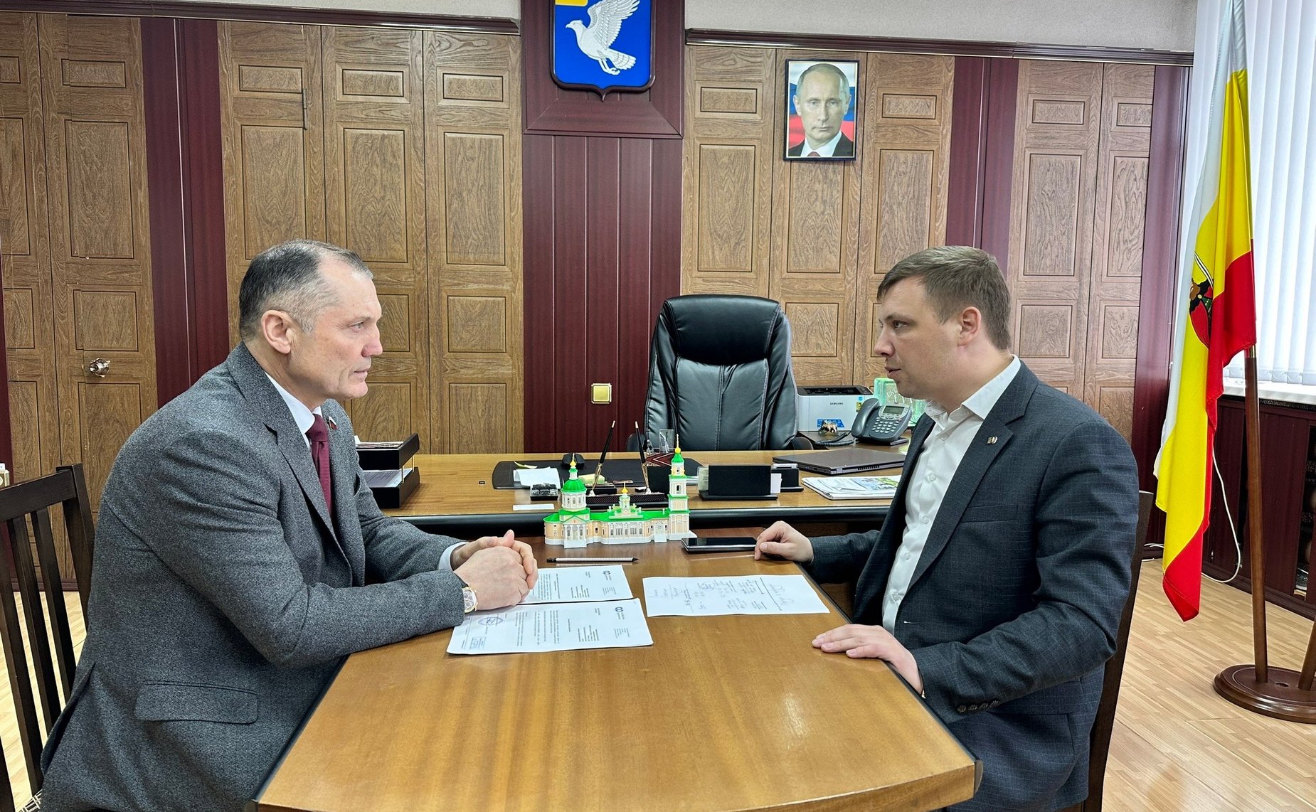 Игорь Мурог в рамках работы в регионе провел рабочую встречу с главой Скопинского округа Михаилом Ромодиным