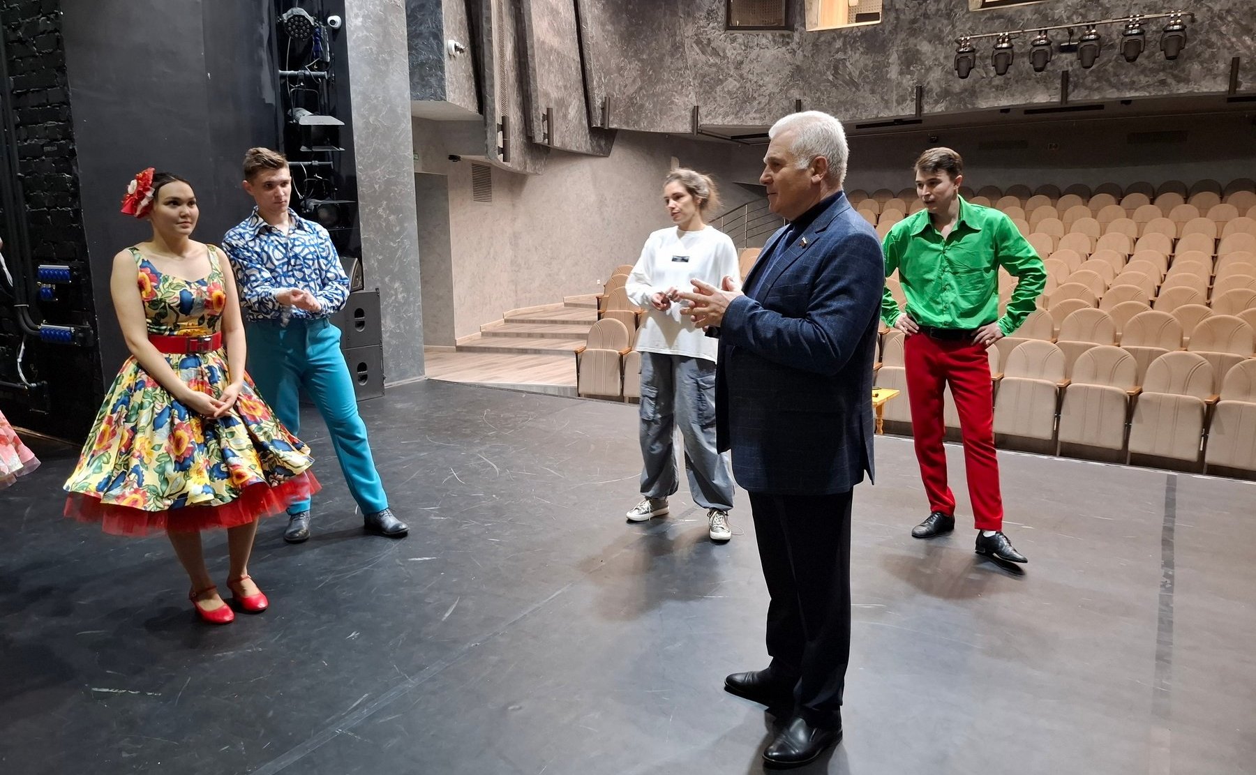 Сергей Мартынов встретился с руководством и артистами театра