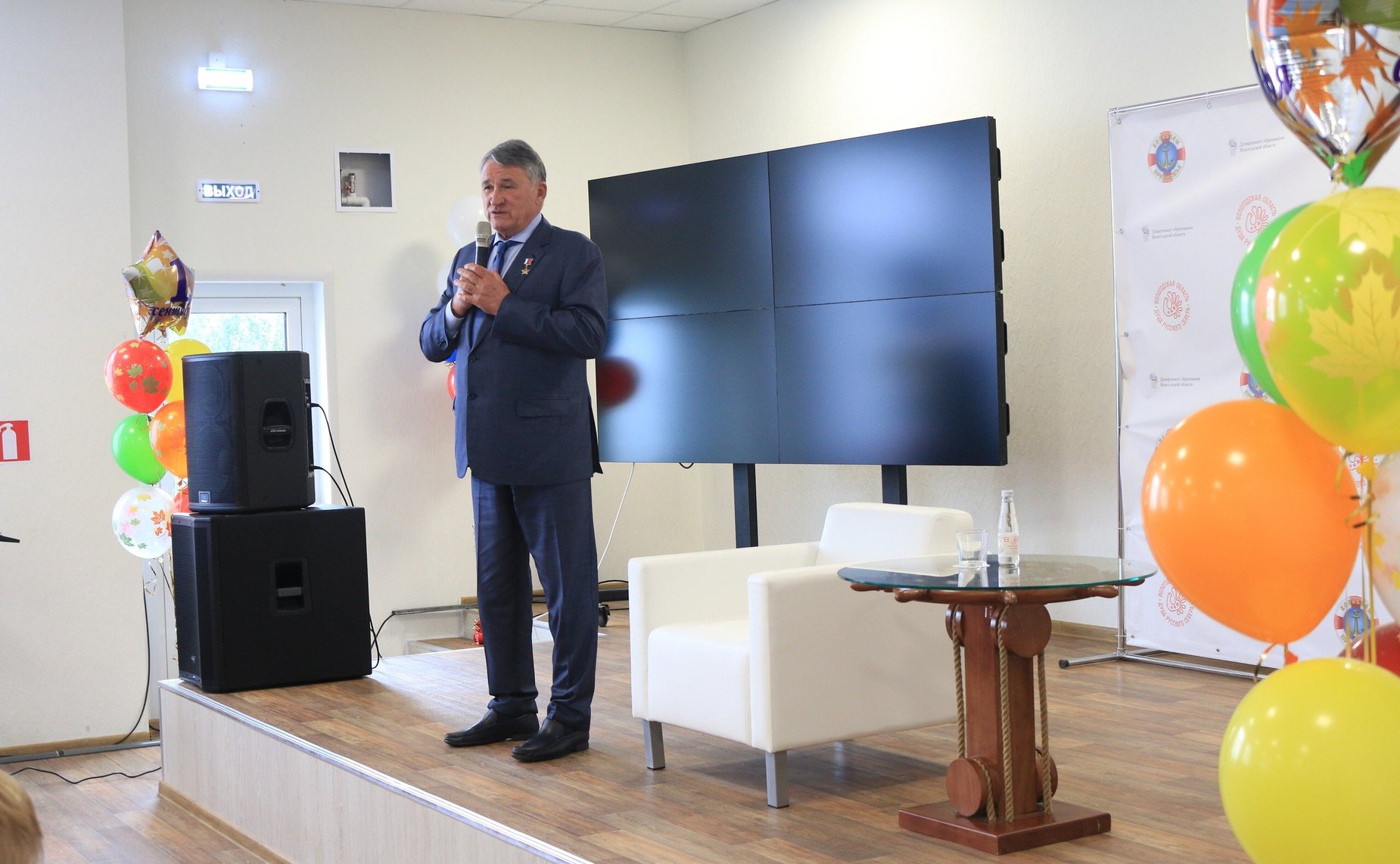 Юрий Воробьев провел урок знаний в Образовательном центре – кадетской школе «Корабелы Прионежья»