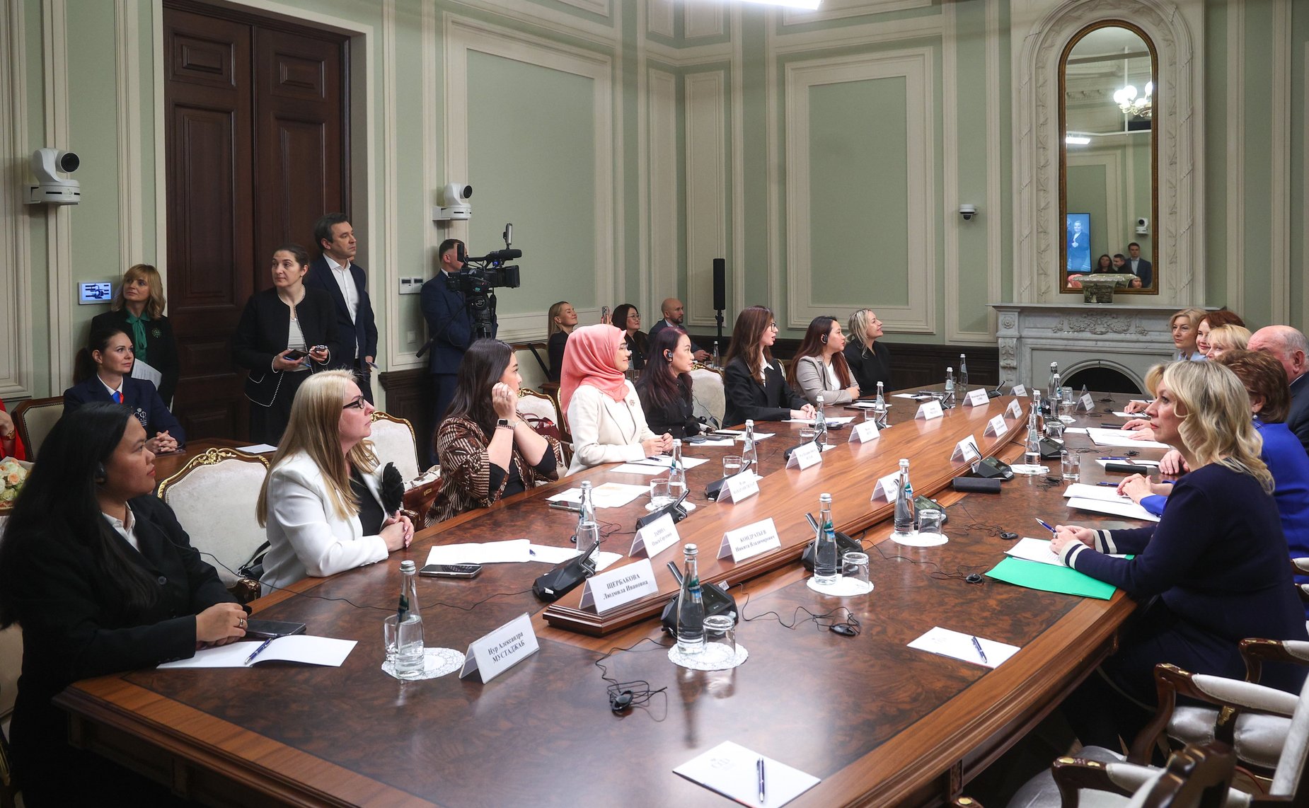 Совещание «Итоги десятого Международного конкурса женских предпринимательских проектов в АТЭС»