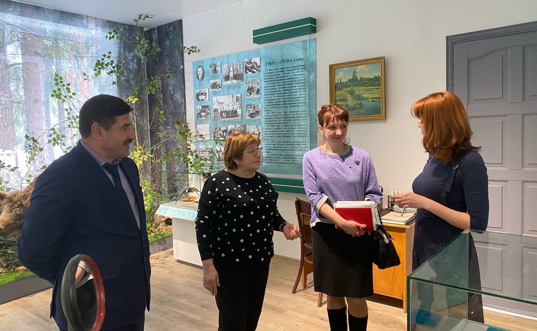 Ольга Хохлова проверила условия проживания мариупольцев в Муромцево