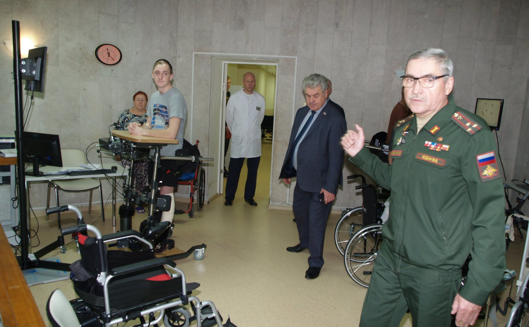 Председатель Комитета СФ по обороне и безопасности Виктор Бондарев посетил Лечебно-реабилитационный центр Центрального военно-клинического госпиталя им. А.А. Вишневского