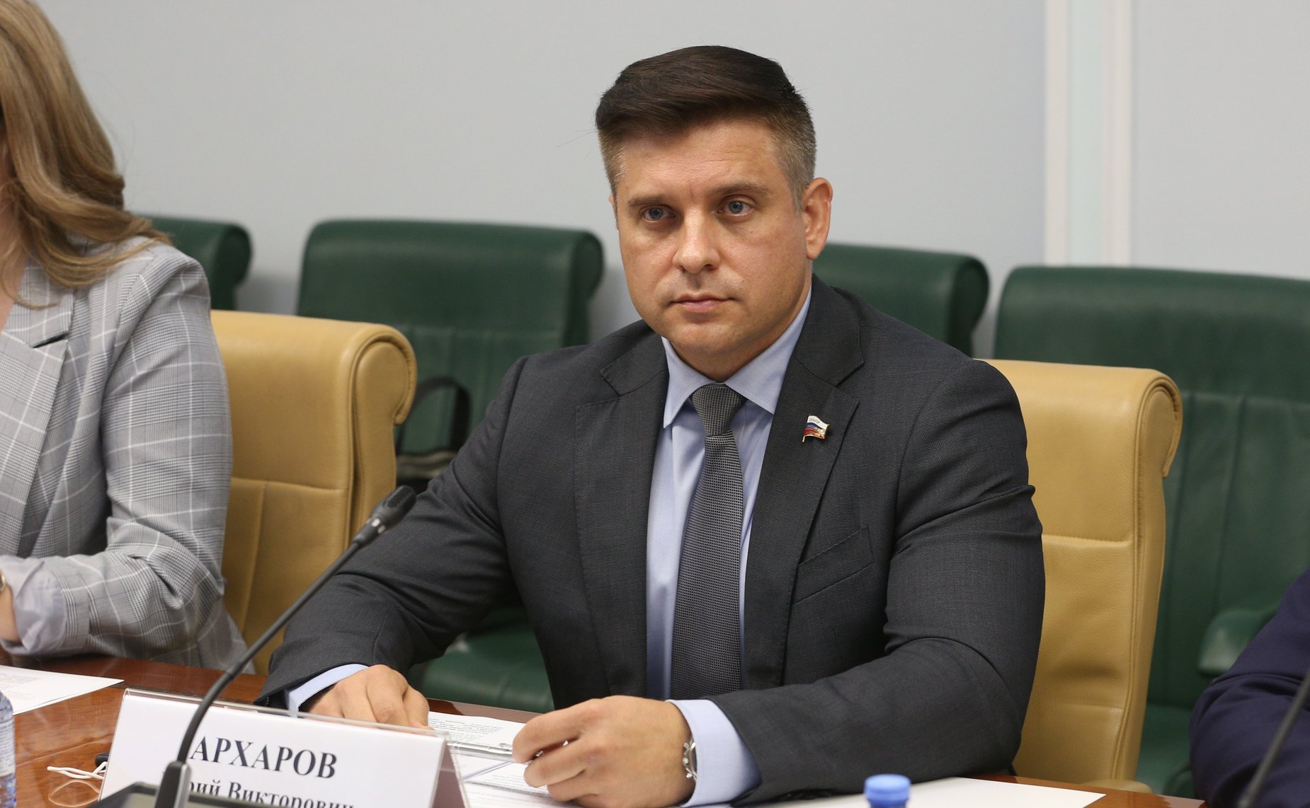 Юрий Архаров