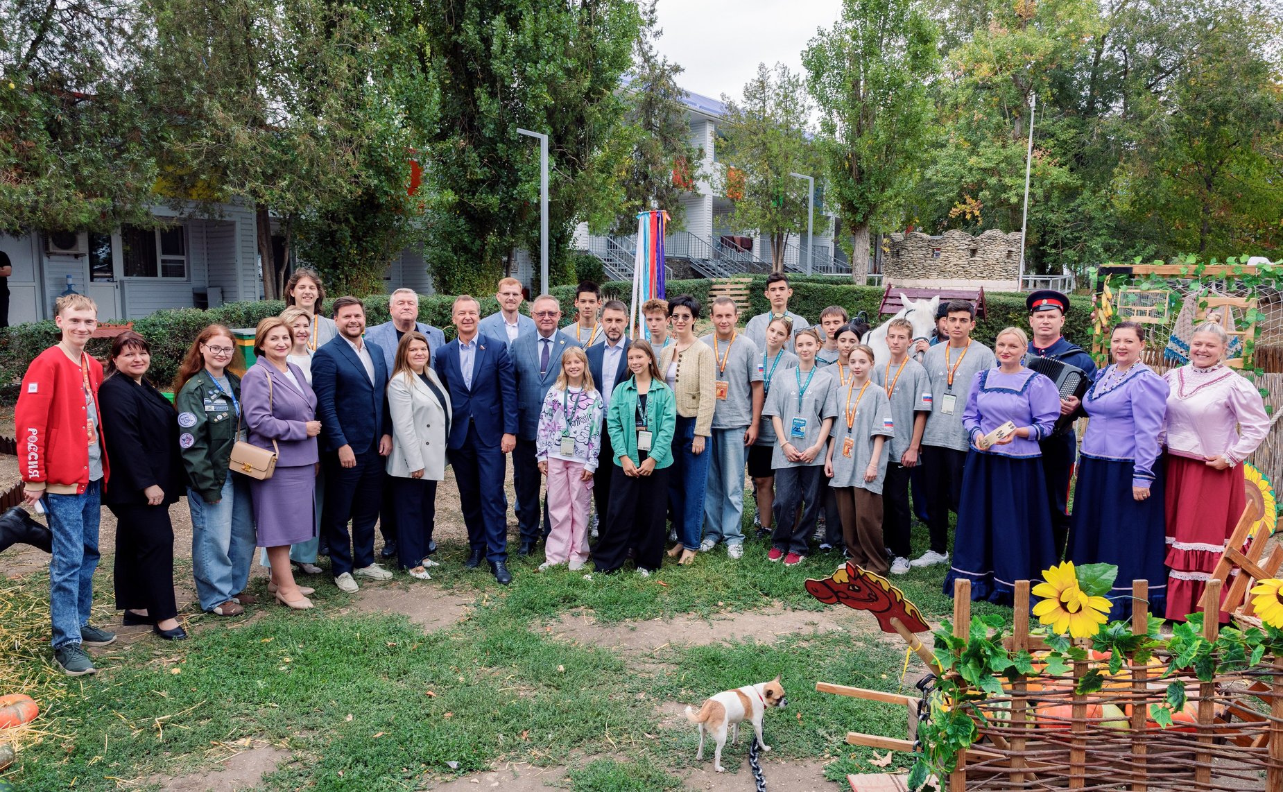 В ходе региональной поездки первый заместитель Председателя СФ Андрей Яцкин посетил ряд объектов и выступил на пленарной дискуссии Всероссийского молодежного образовательного форума «Ростов»