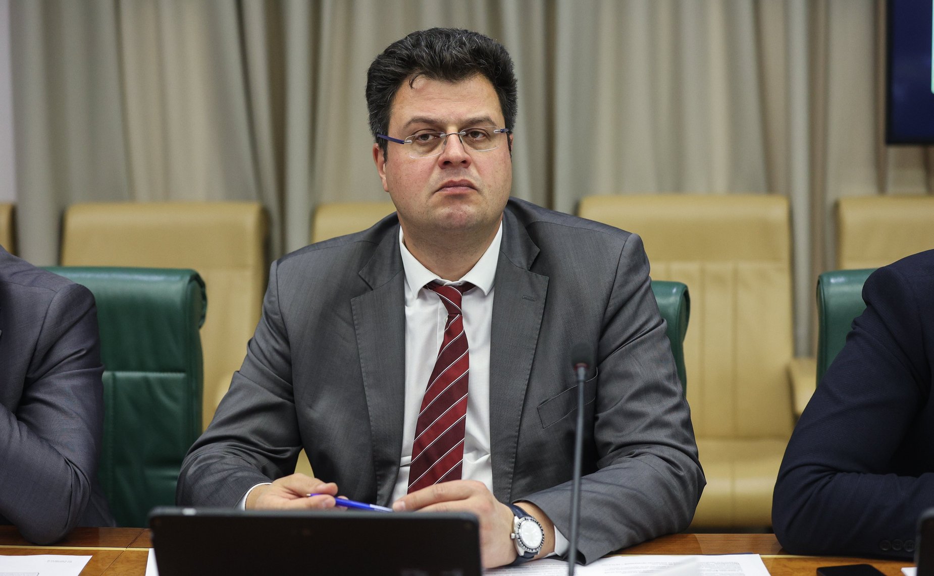 Заместитель Председателя Совета Федерации Николай Журавлев провел совещание по вопросам развития малого и среднего предпринимательства в стране