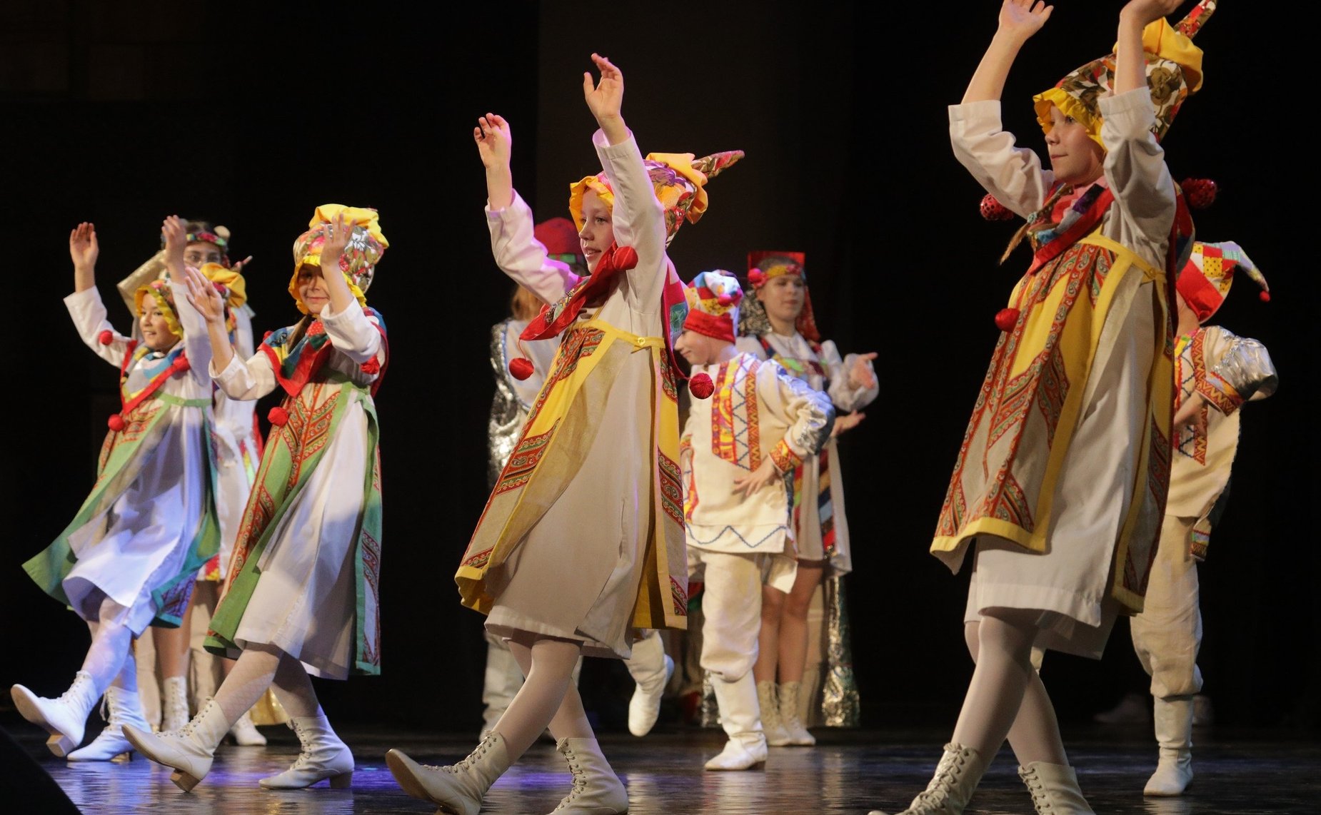 Олег Кувшинников вручил специальный приз победителю фестиваля «Созвездие талантов Вологодчины»