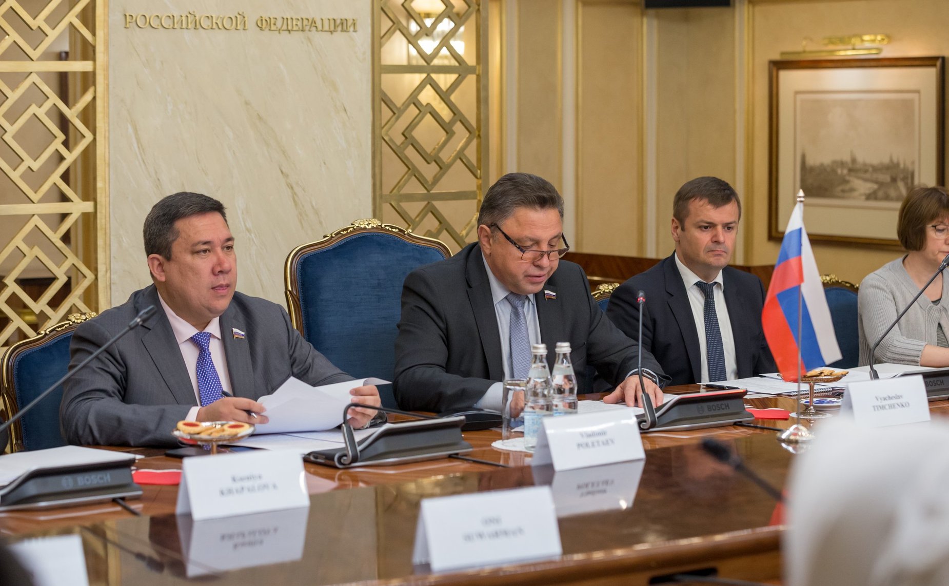 Встреча Вячеслава Тимченко с председателем Почетного собрания Совета представителей регионов Республики Индонезии Мервином Садипуном Комбером