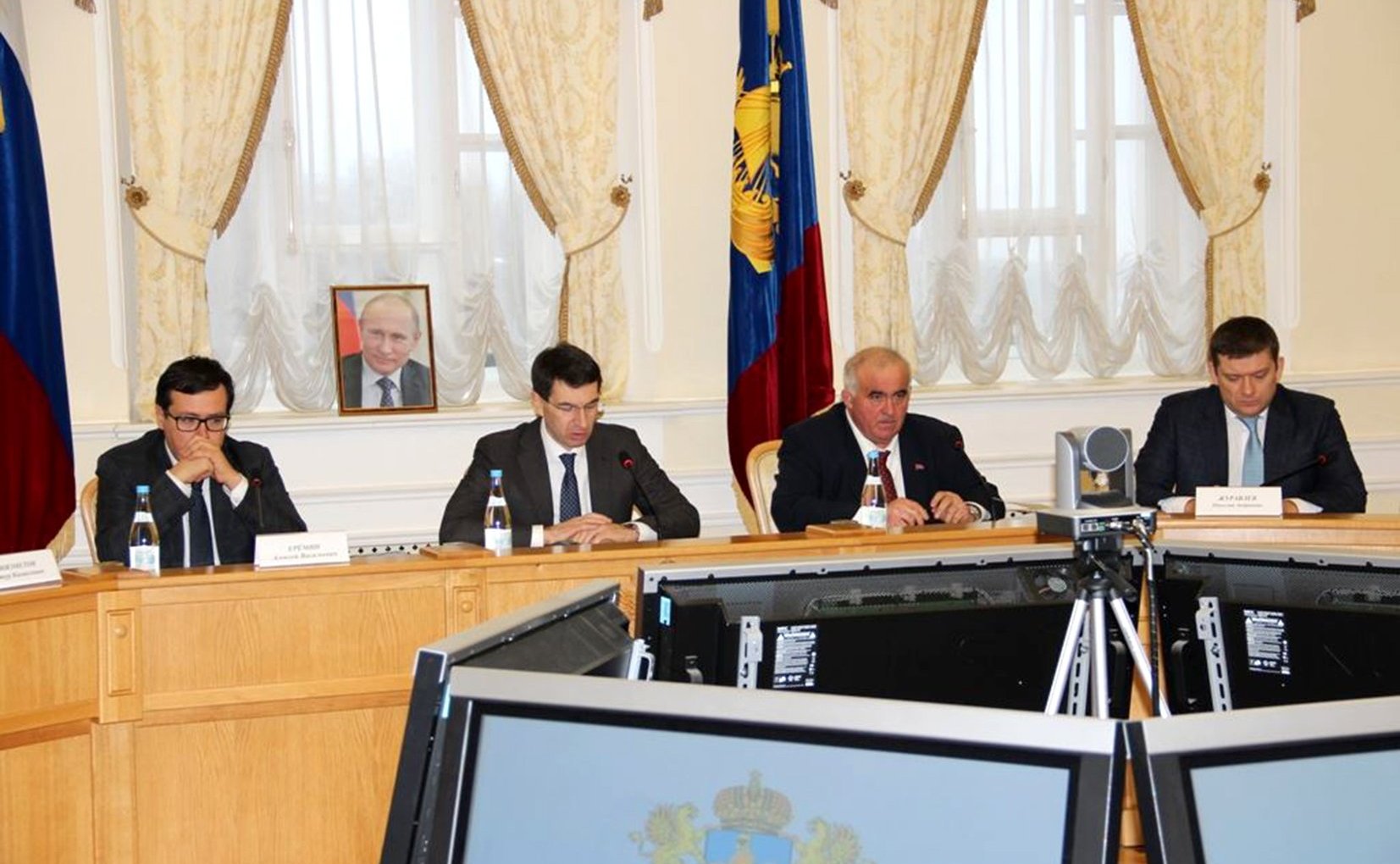 Николай Журавлев вместе с Полномочным представителем Президента в ЦФО Игорем Щеголевым и губернатором Сергеем Ситниковым совершил рабочую поездку в Шарью