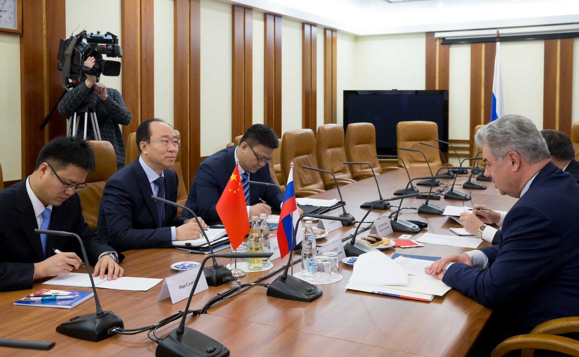 Встреча В. Бондарева с военным атташе Китая в РФ