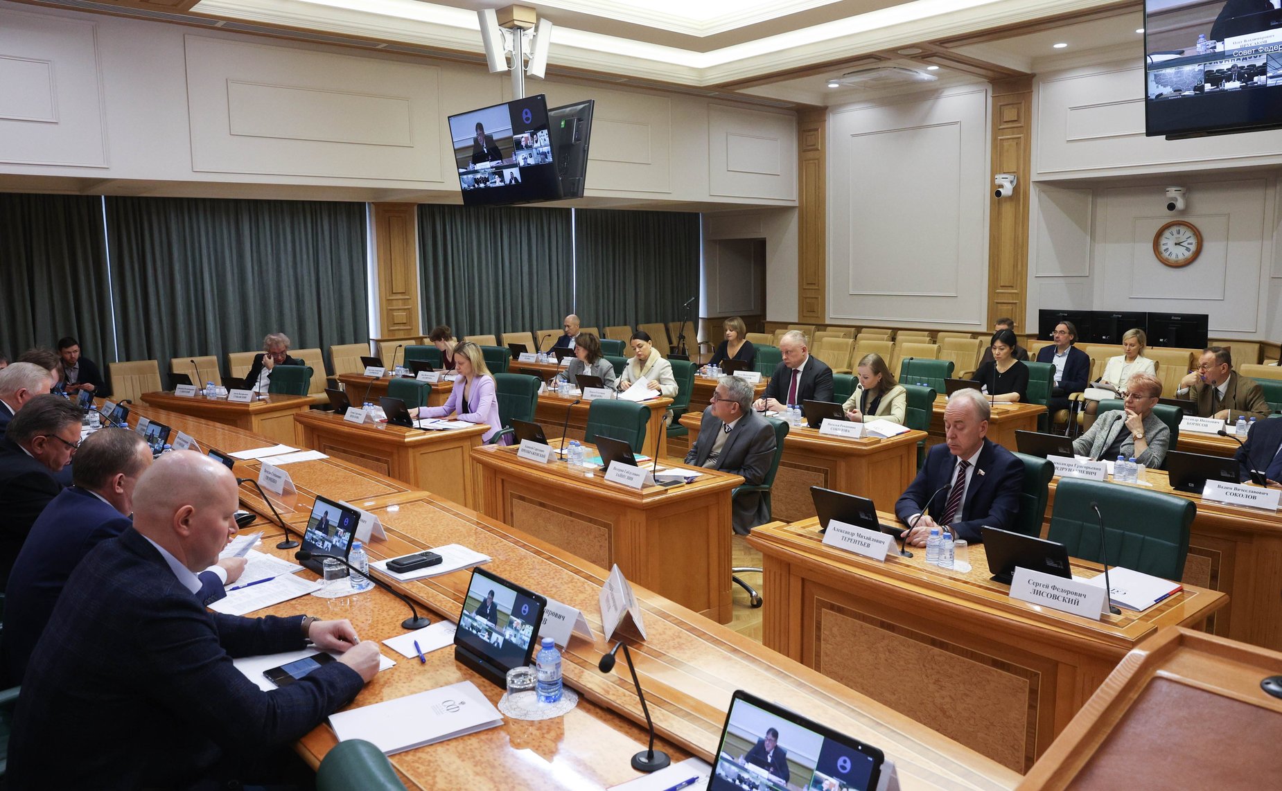 Парламентские слушания Комитета СФ по Регламенту и организации парламентской деятельности «Актуальные вопросы защиты прав потребителей и пути их решения»