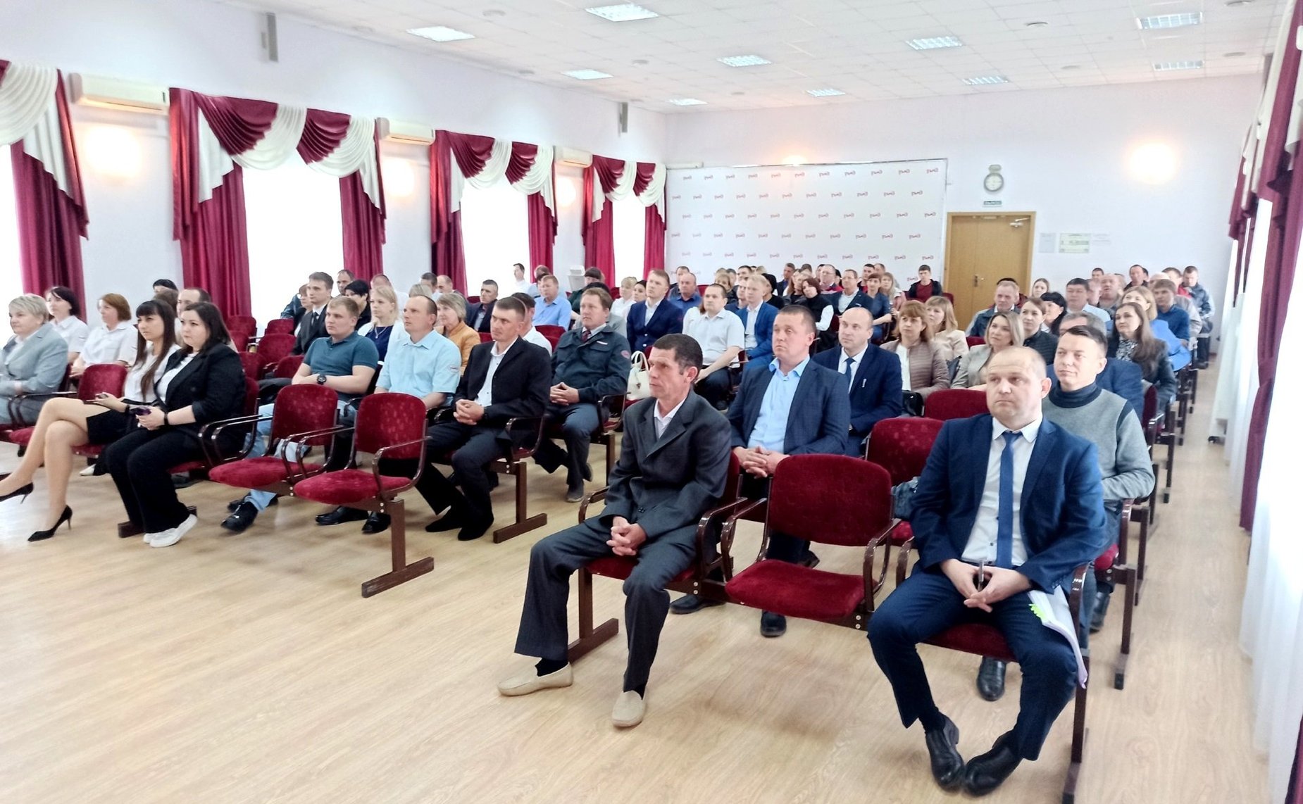 Олег Алексеев провел встречу с коллективом Ершовского узла