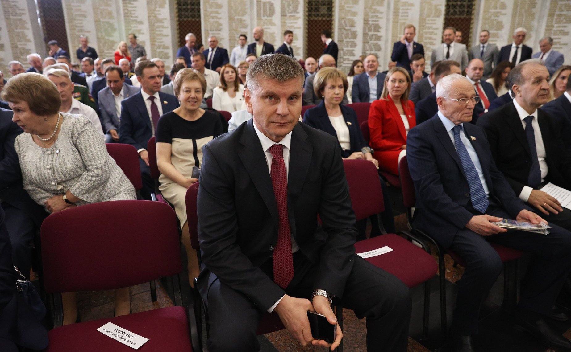 Геннадий Голов