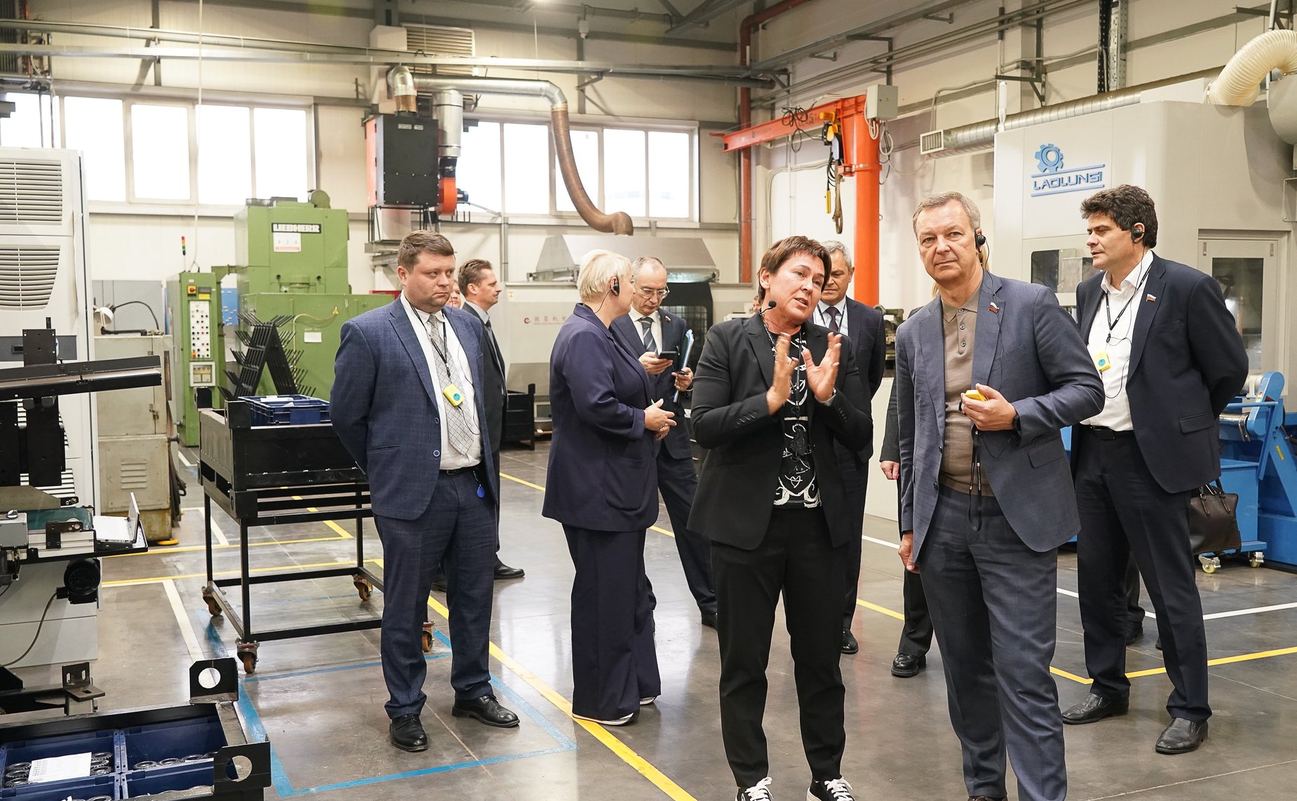 Первый заместитель Председателя Совета Федерации Андрей Яцкин осмотрел самарское предприятие, которое специализируется на выпуске сельскохозяйственной техники для внесения удобрений и средств химической защиты растений