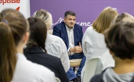 Александр Жуков встретился с активом «Движения первых» в Абакане