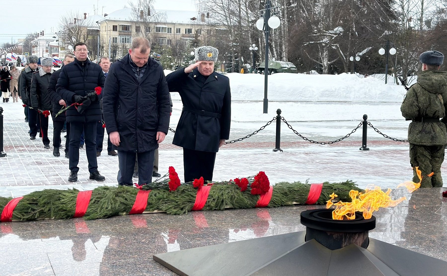 Сергей Мартынов поздравил жителей республики с Днем защитника Отечества