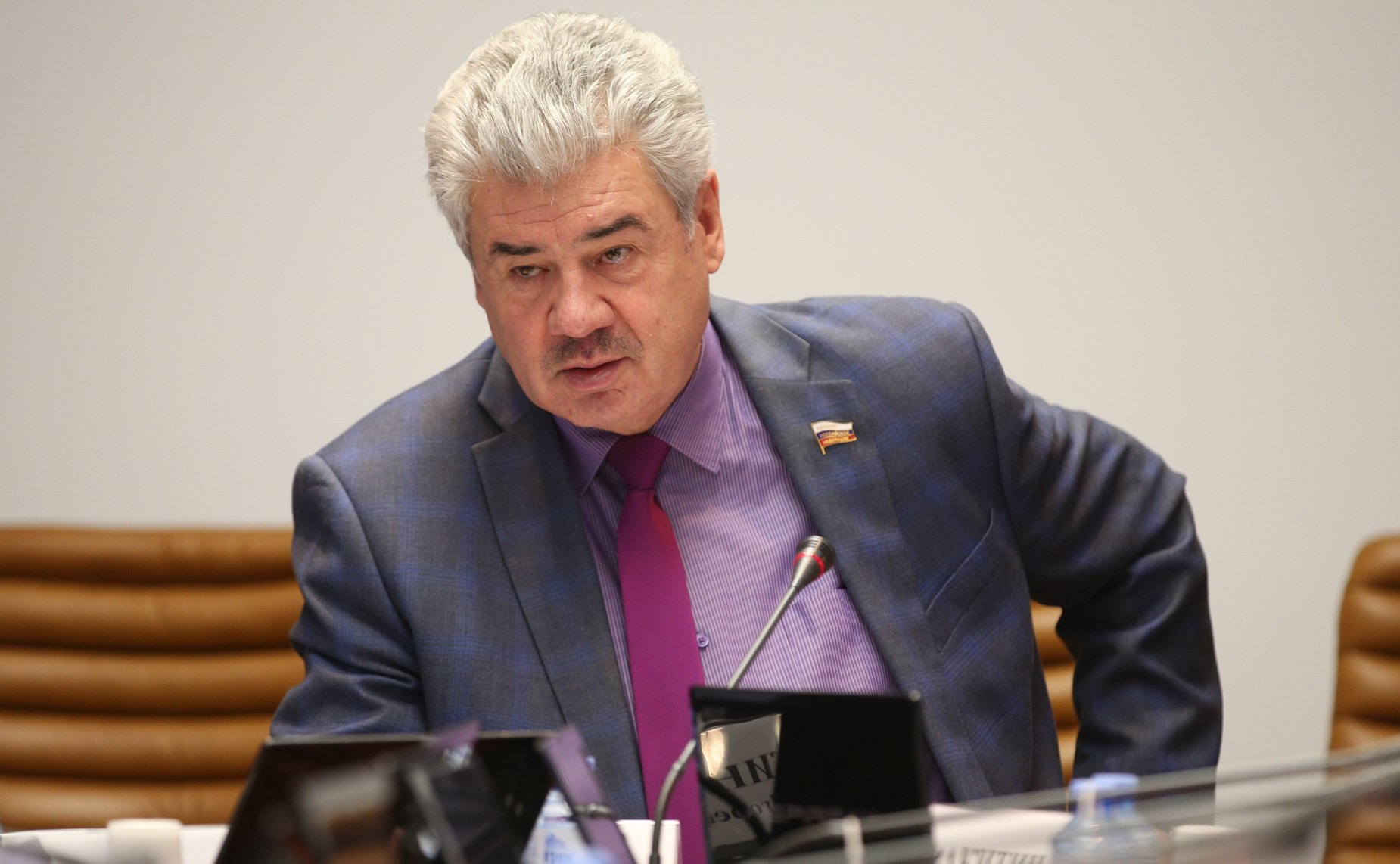 Виктор Бондарев