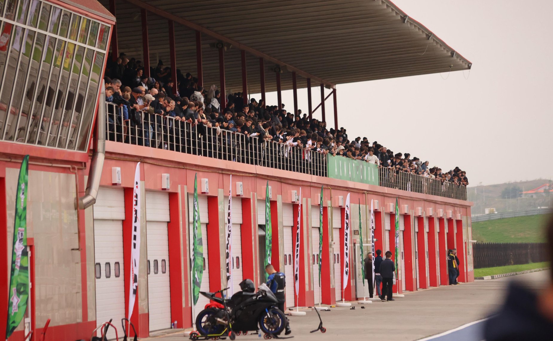 Мохмад Ахмадов принял участие в открытии чемпионата Чеченской Республики «Кубок Президента В.В. Путина» по мотогонкам